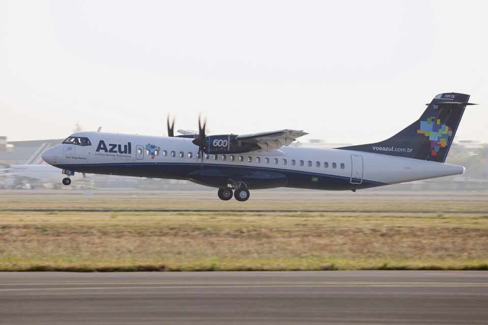 Azul Encomenda Mais Tr S Turbo Lices Atr Airway