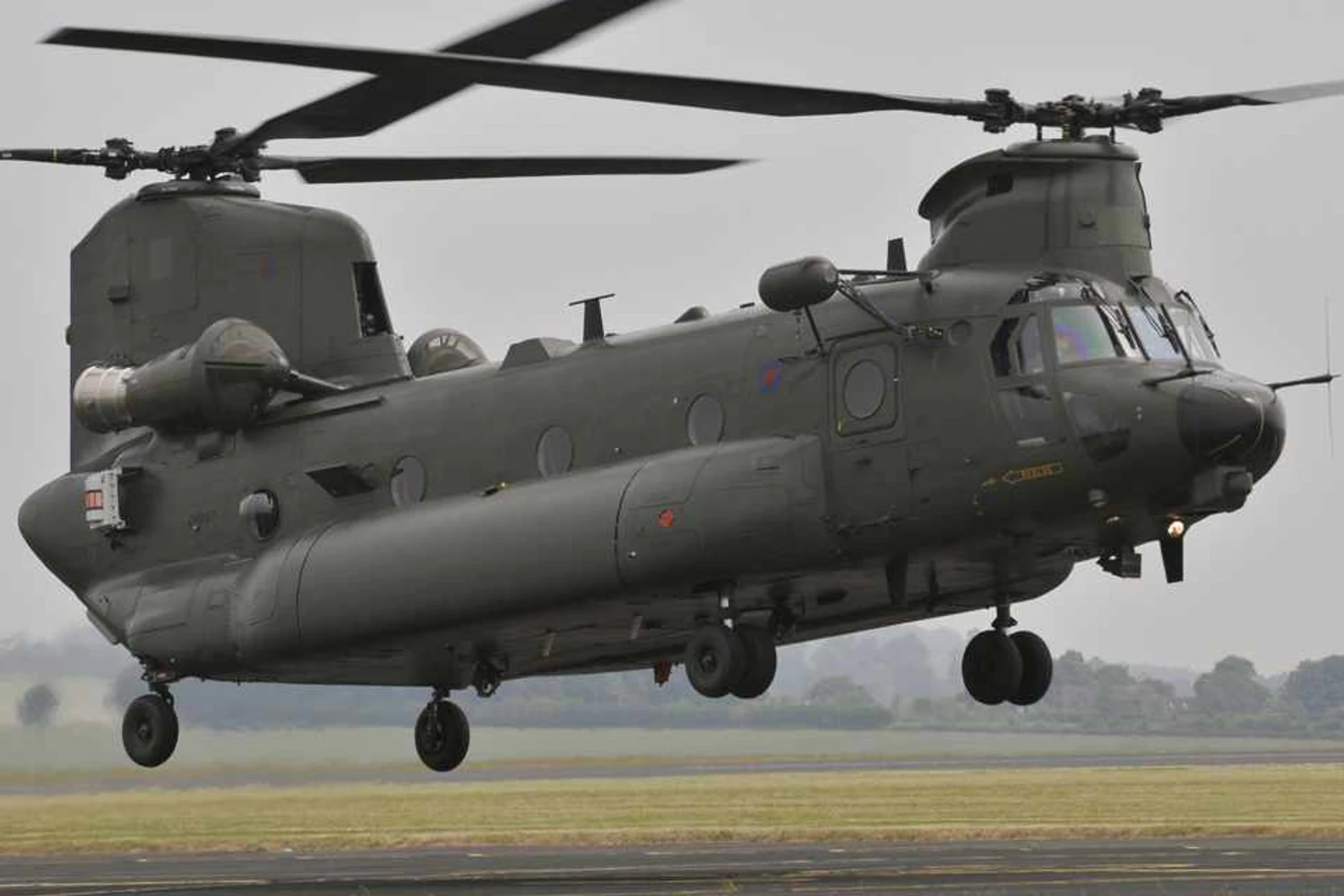 Boeing Chinook Mk3 completa 1º voo