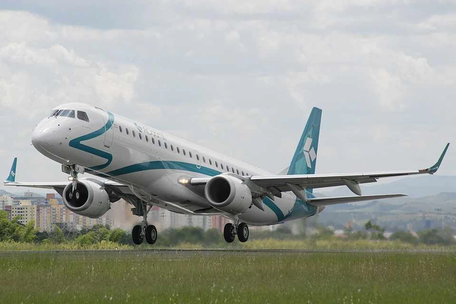 Air Dolomiti recebe primeiro EMBRAER 195