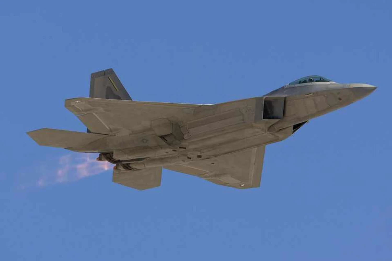 Israel revive interesse de compra do F-22