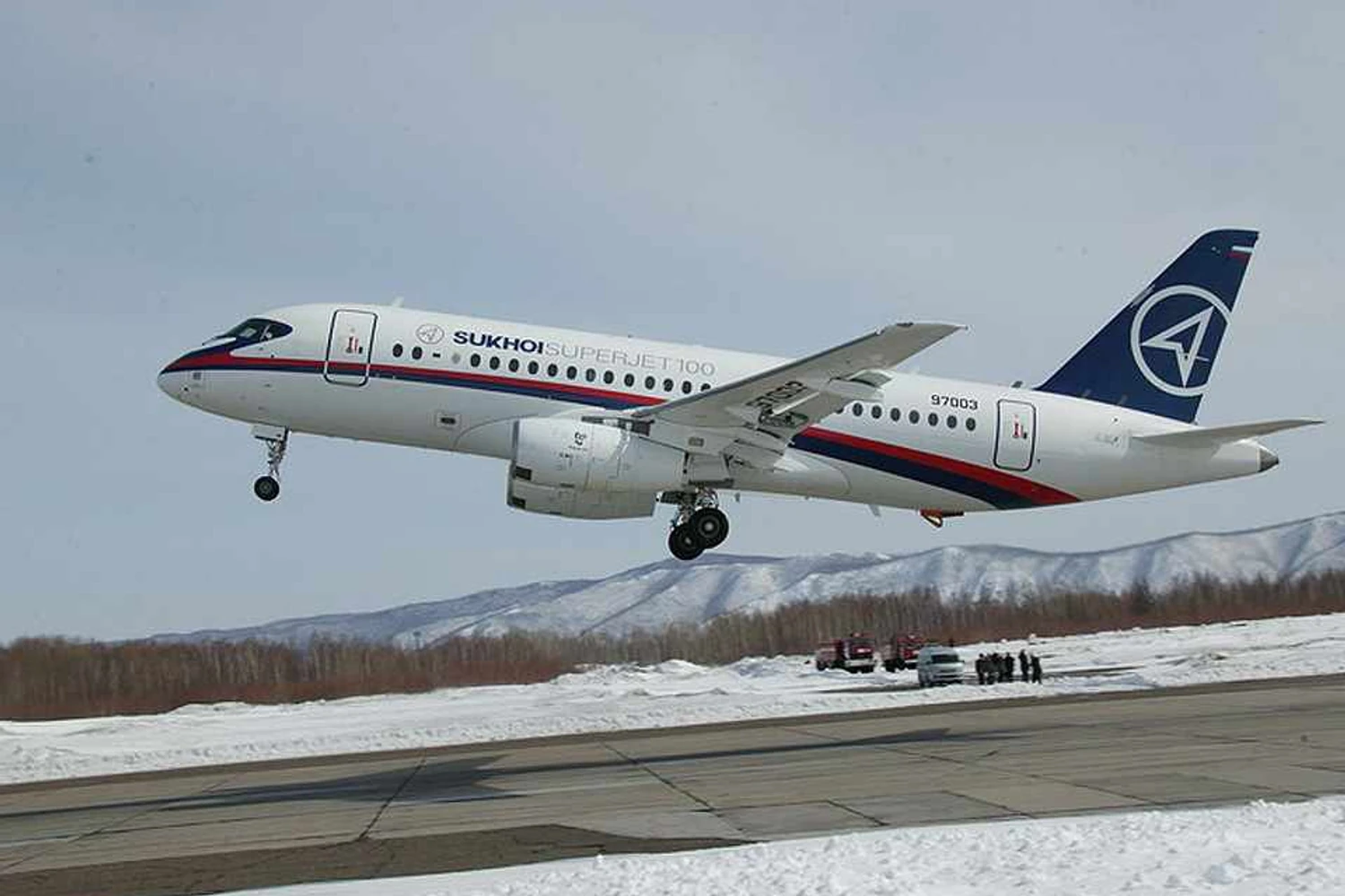 Sukhoi lança o SuperJet 100