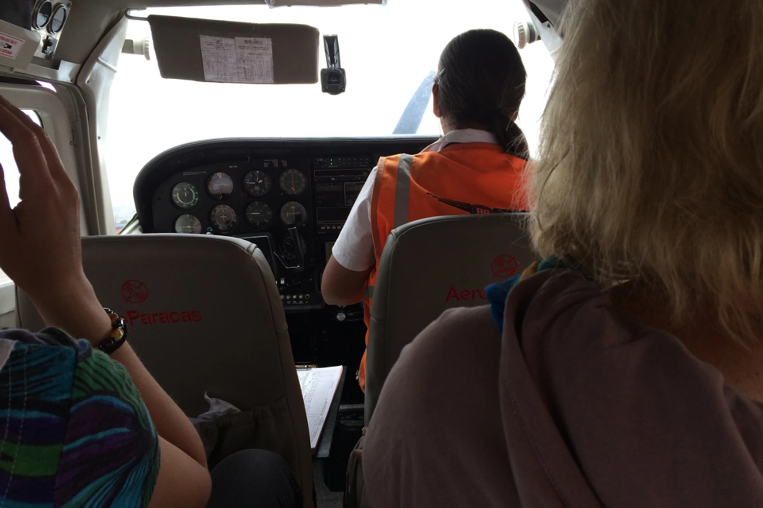 Os co-pilotos dos aviões em Nazca geralmente são mulheres