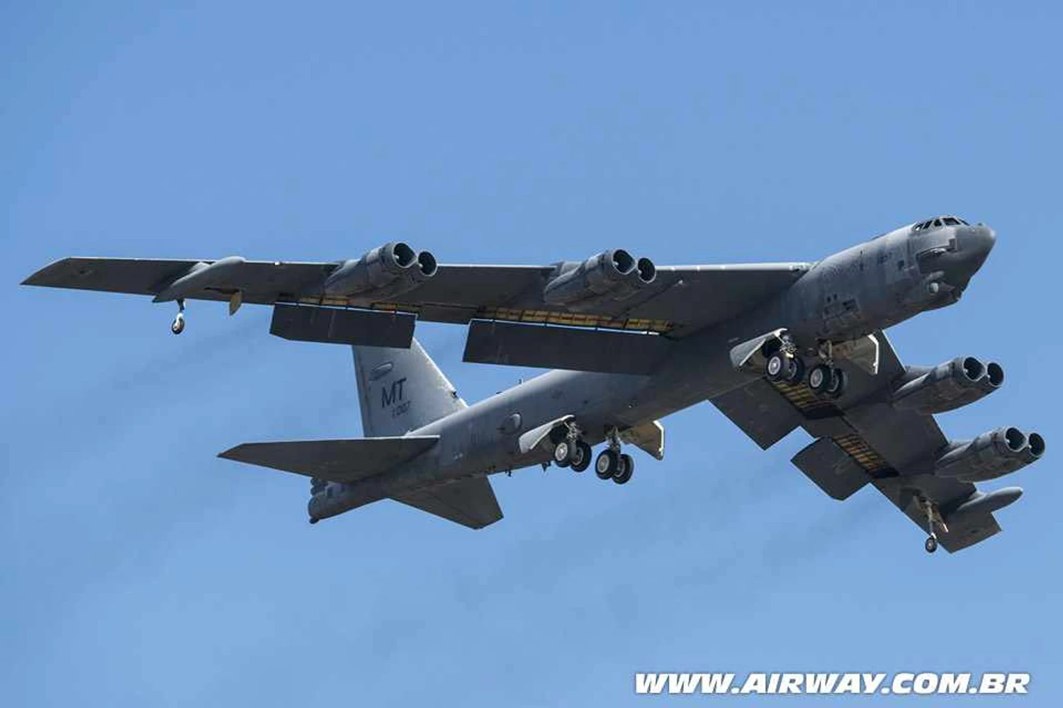 Bombardeiro B-52 pode visitar o Brasil em 2015