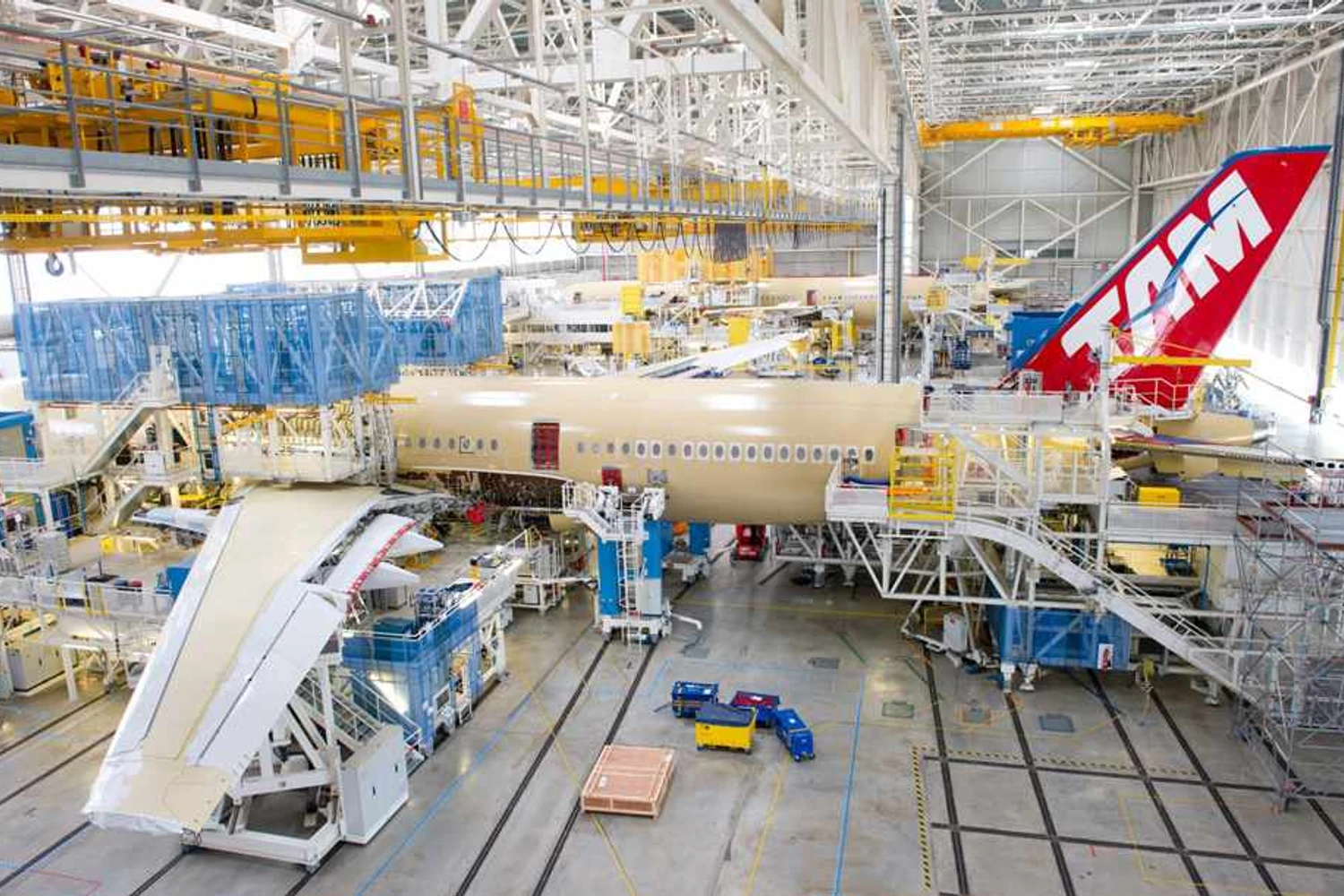 O Airbus A350 da TAM está sendo fabricado em Toulouse, na França