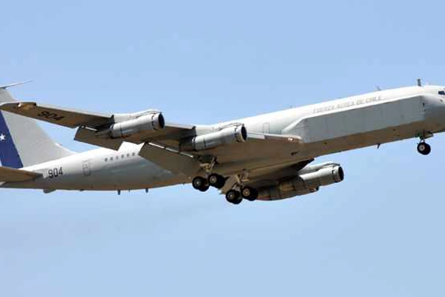 O Chile foi o país pioneiro na América Latina na aplicação de aeronaves AEW&amp;C, com o Boeing EB-707 "Condor"
