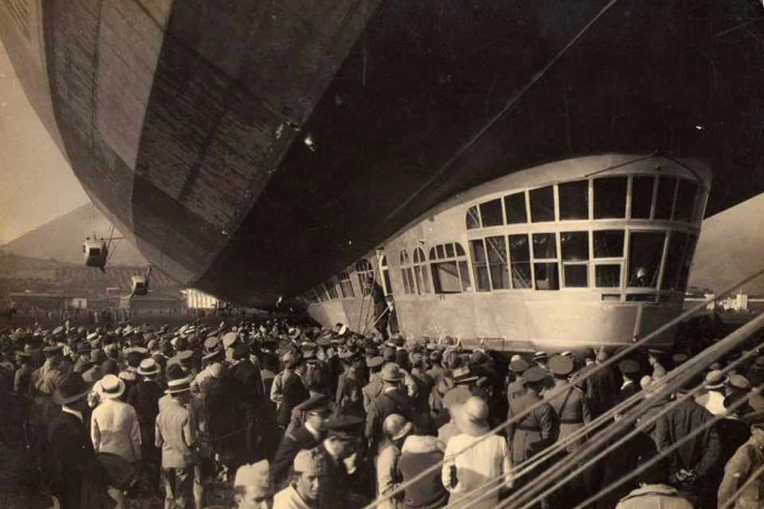 Primeiro voo do Zeppelin para o Brasil completa 85 anos