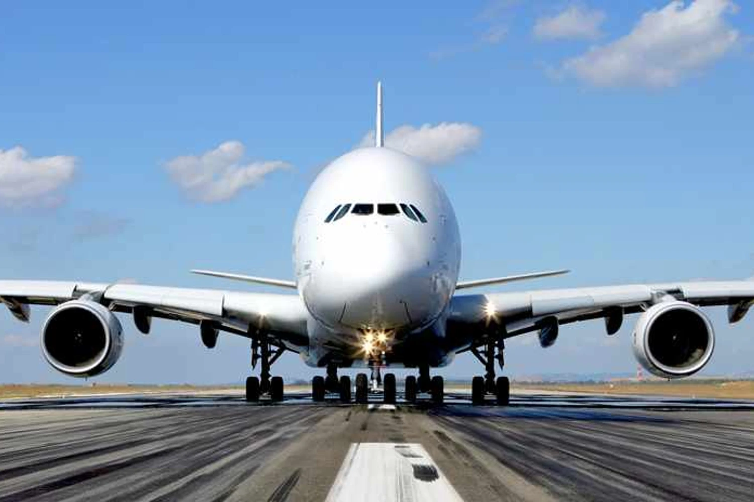 GRU libera pista para os gigantes 747-800 e A380