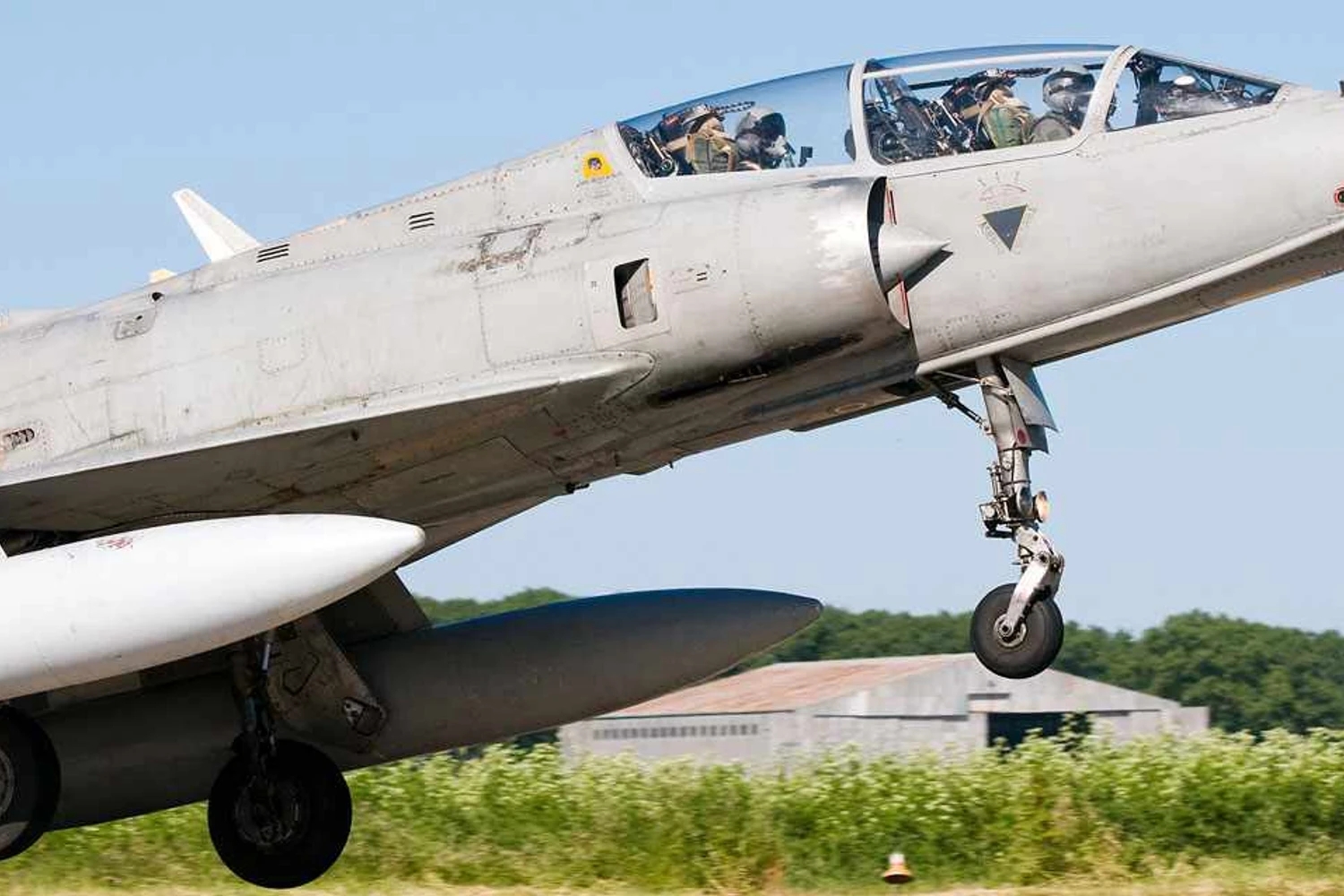 Força Aérea Argentina aposenta últimos caças da Guerra das Malvinas