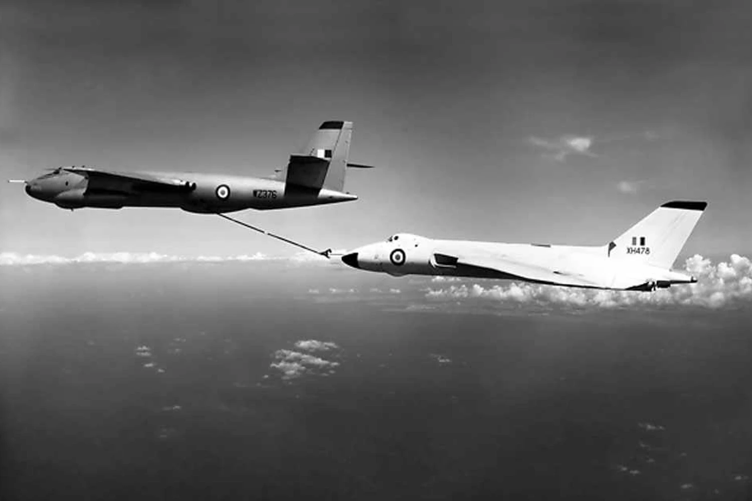 A capacidade de reabastecimento em voo praticamente dobrava o alcance do Vulcan (Foto - RAF)