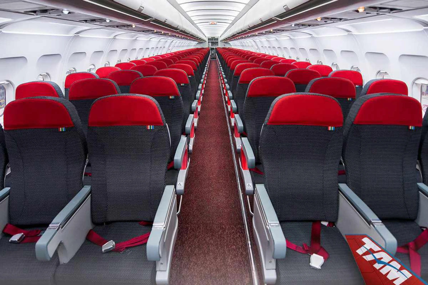 Tam anuncia renovação de assentos em aeronaves Airbus