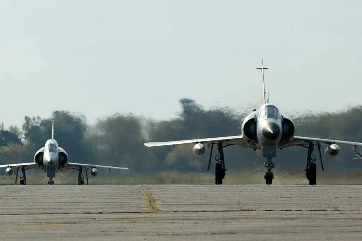 O Mirage III pode carregar bombas e mísseis de curto alcance (Foto - MirageArgentina)