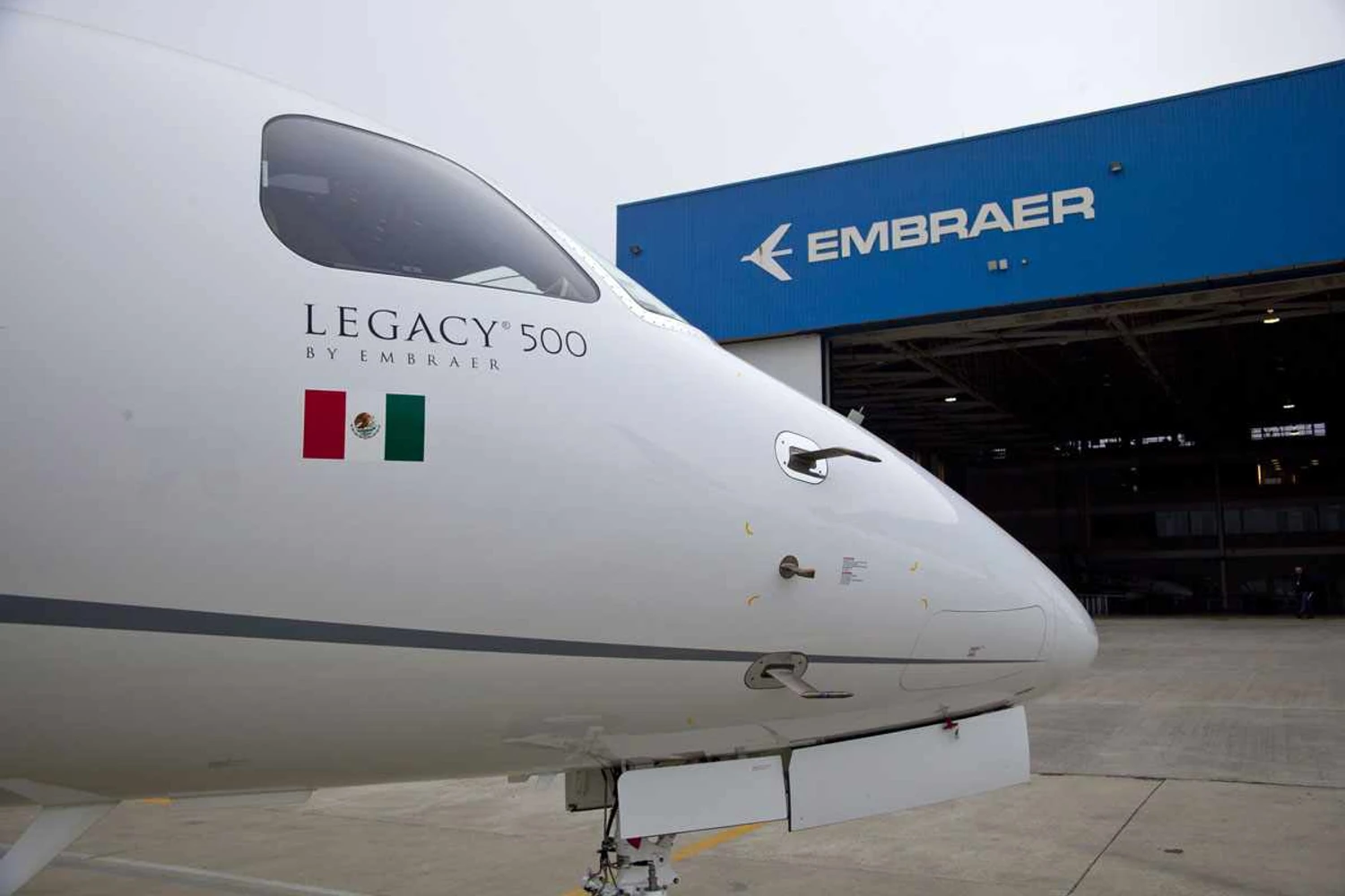 Embraer entrega primeiro jato Legacy 500 no México