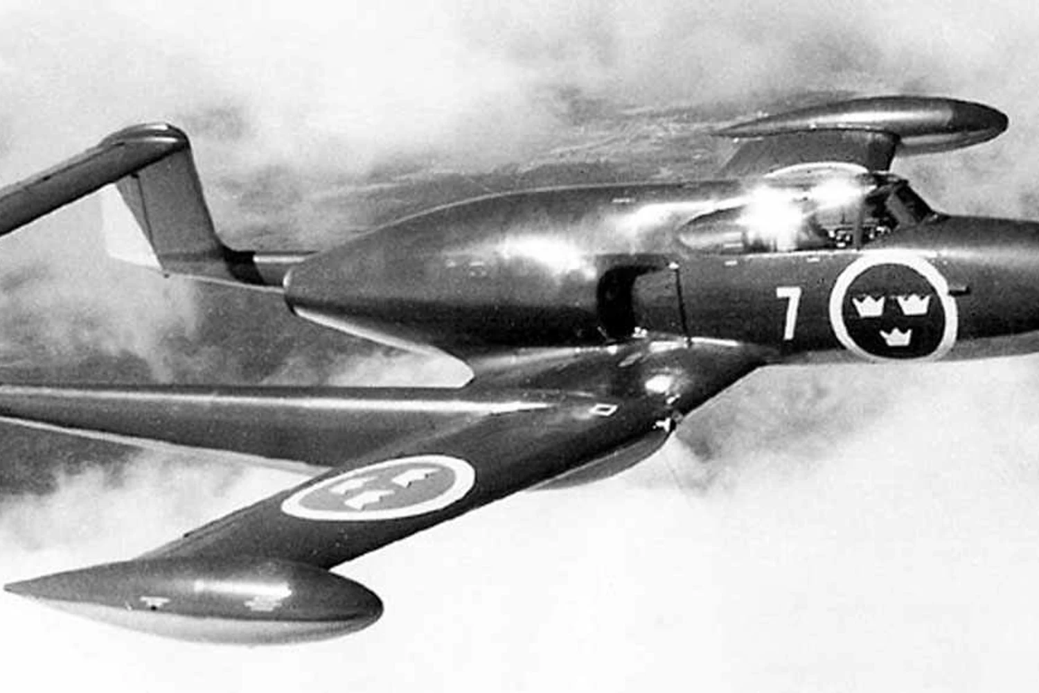 Primeiro jato sueco, o J21R voou pela primeira vez em 1947; podia alcançar até 800 km/h (Lars E. Lundin Collection)