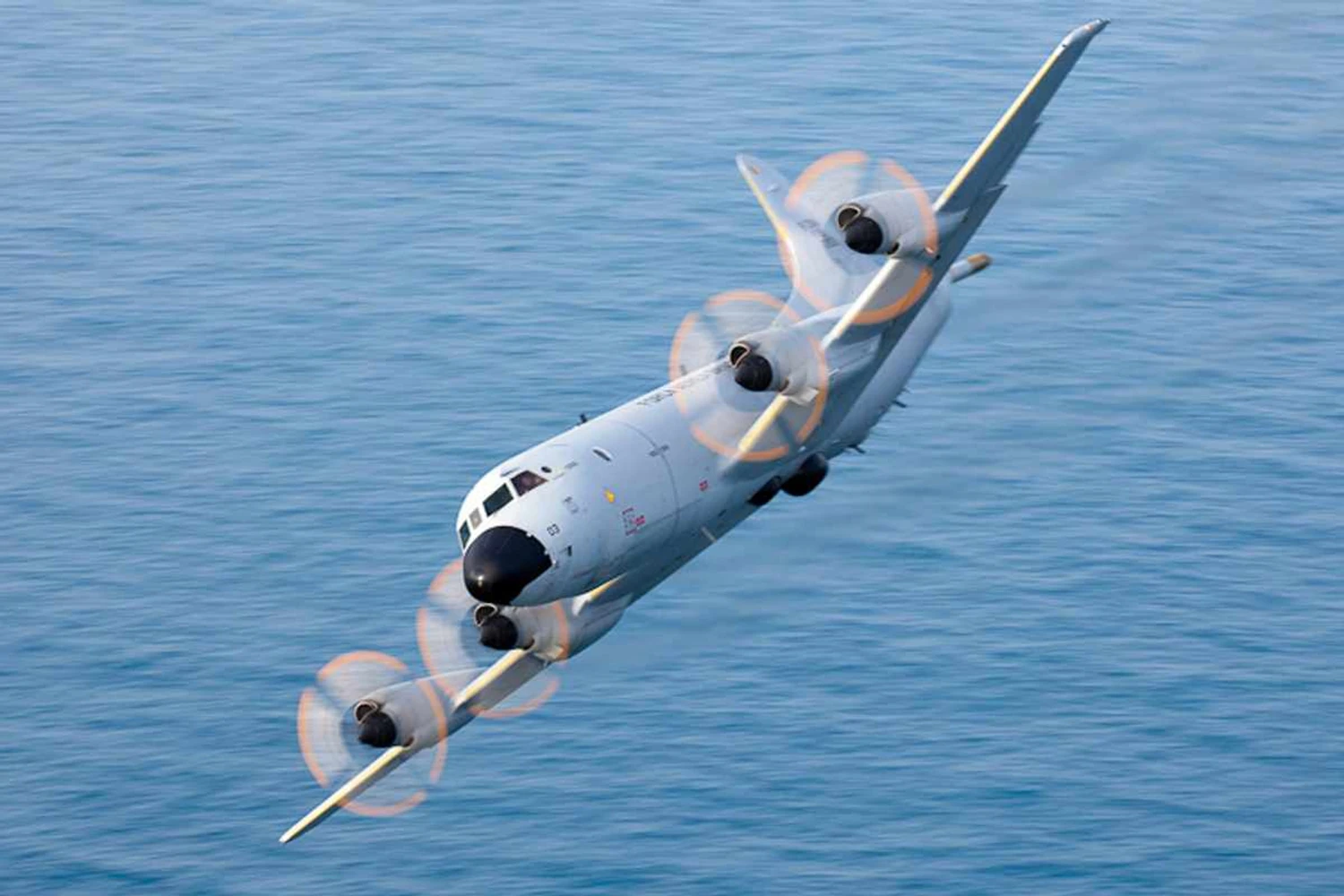 O P-3 pode carregar até 9.000 kg de armamentos (FAB)