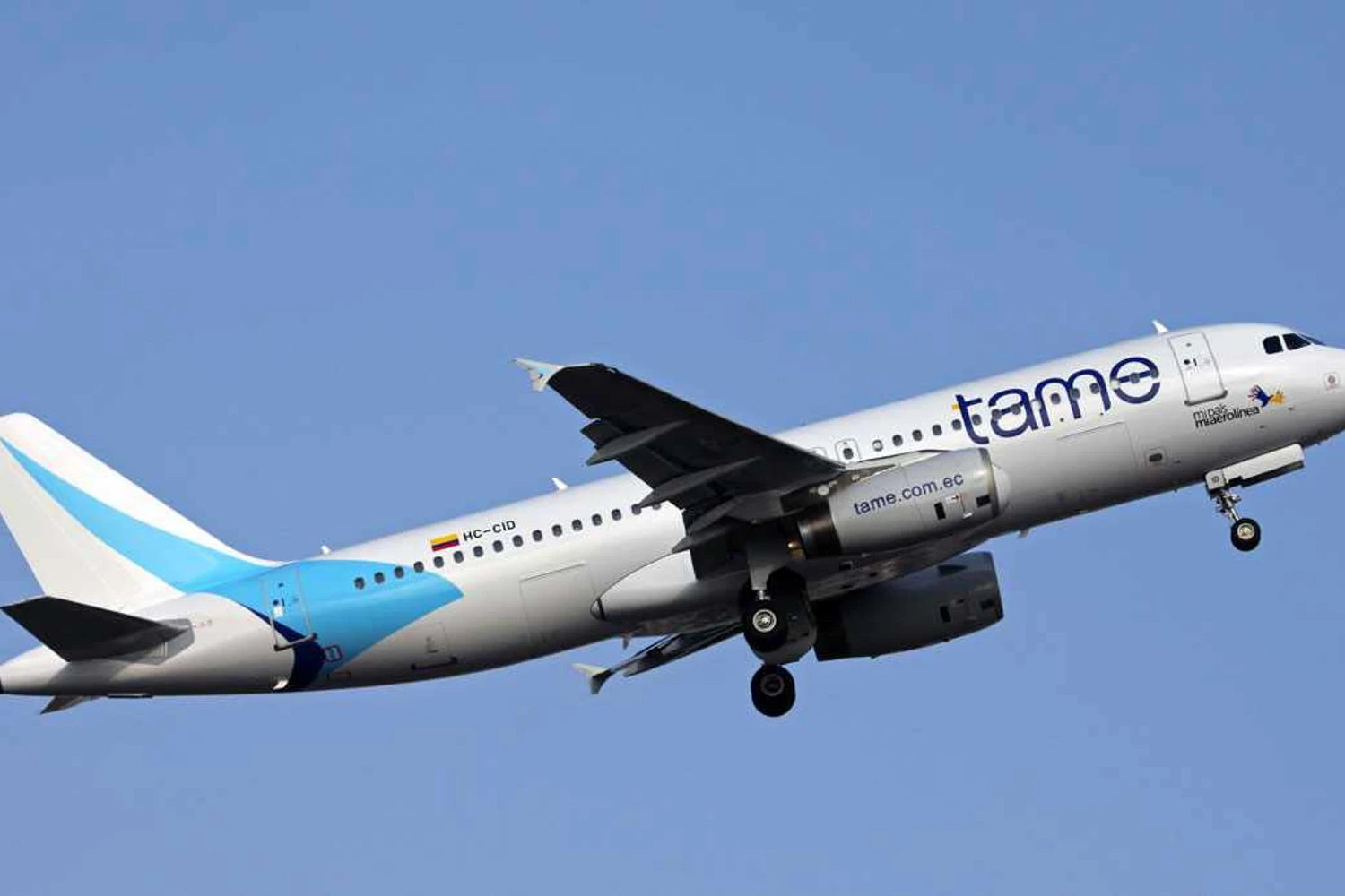 A TAME voa para o Equador e Peru (TAME)