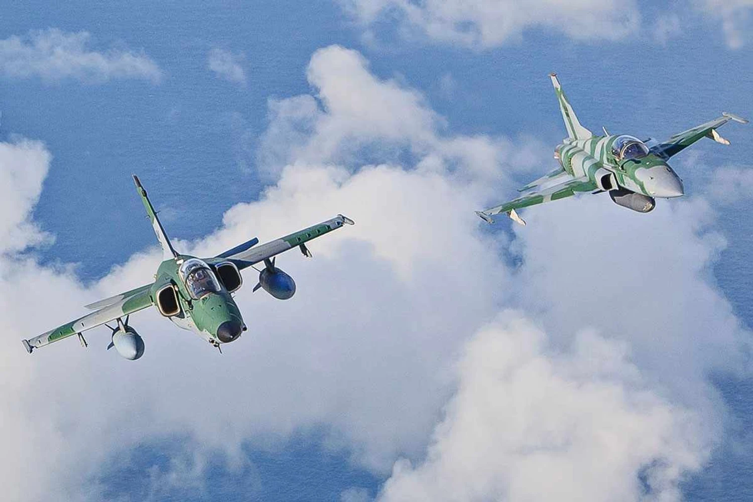 FAB quer desativar caças AMX em 2025 e os F-5 até 2029