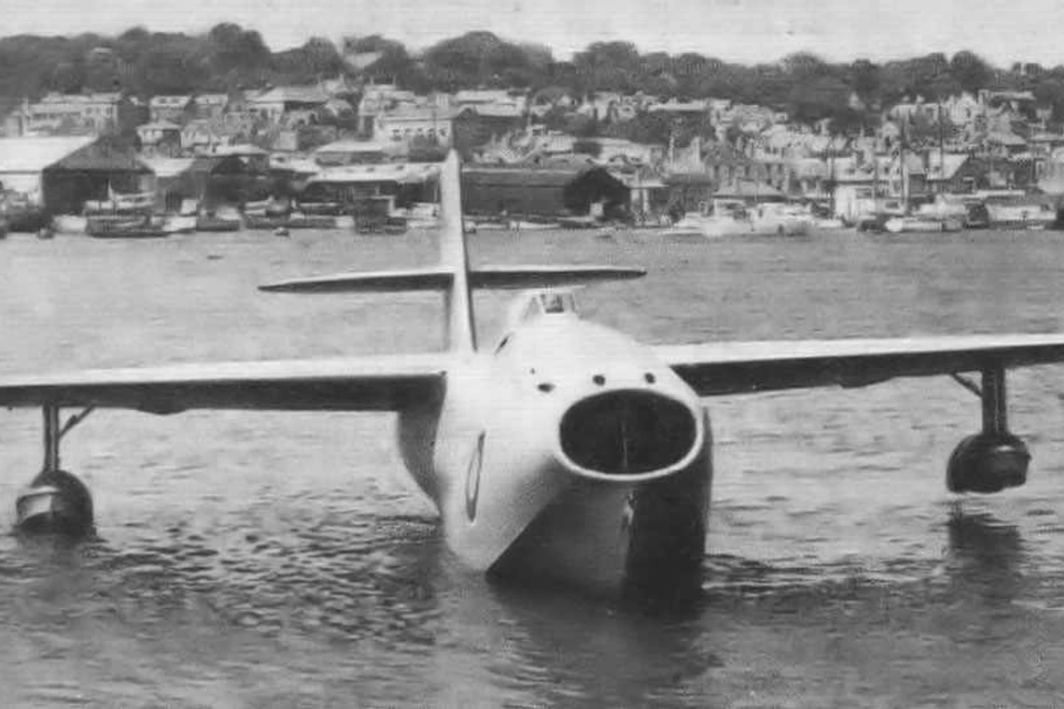 O hidroavião a jato britânico podia voar a mais de 700 km/h (Domínio público)\