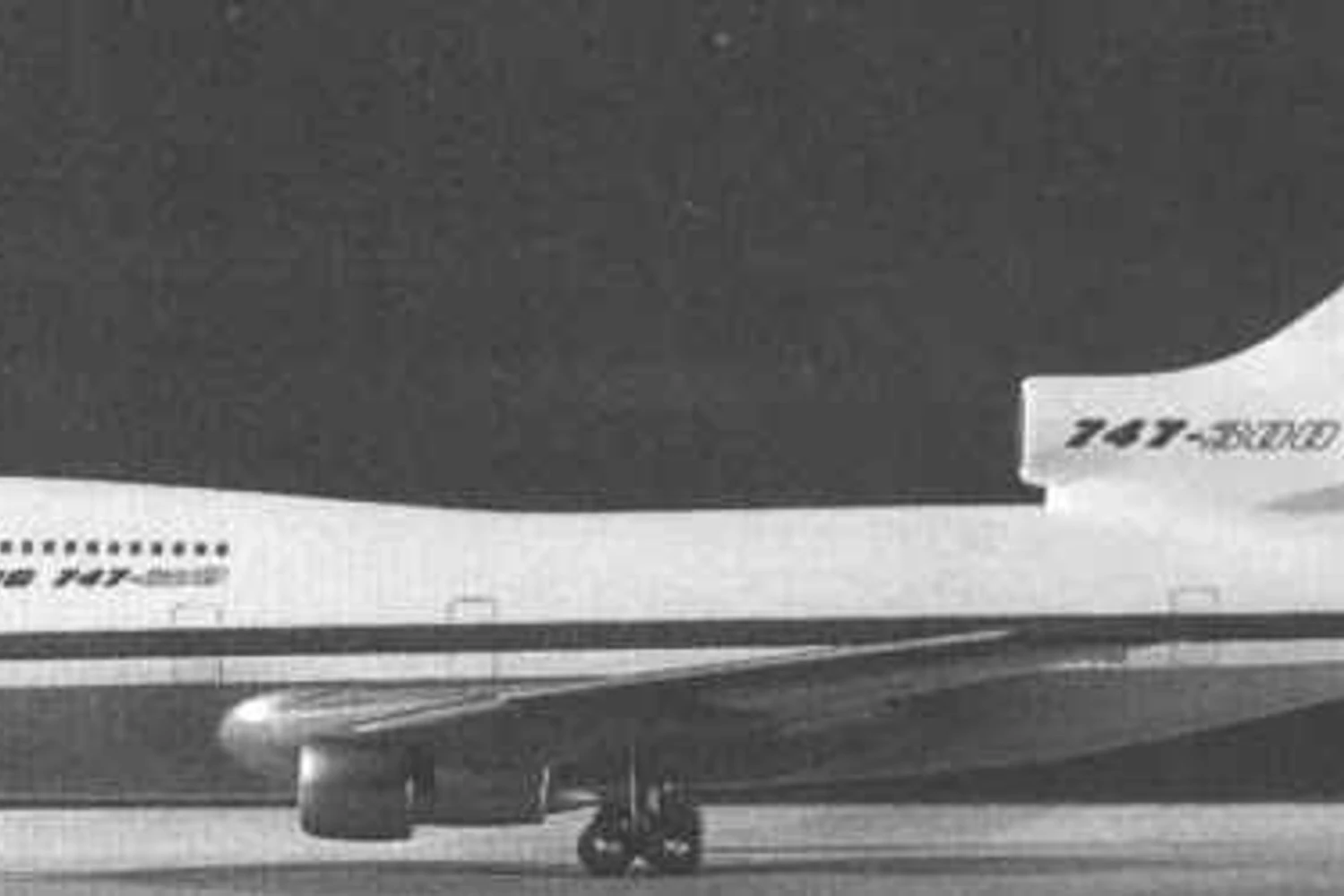 A Boeing chegou a pensar em uma versão com três motores no projeto do 747 SP (Boeing)