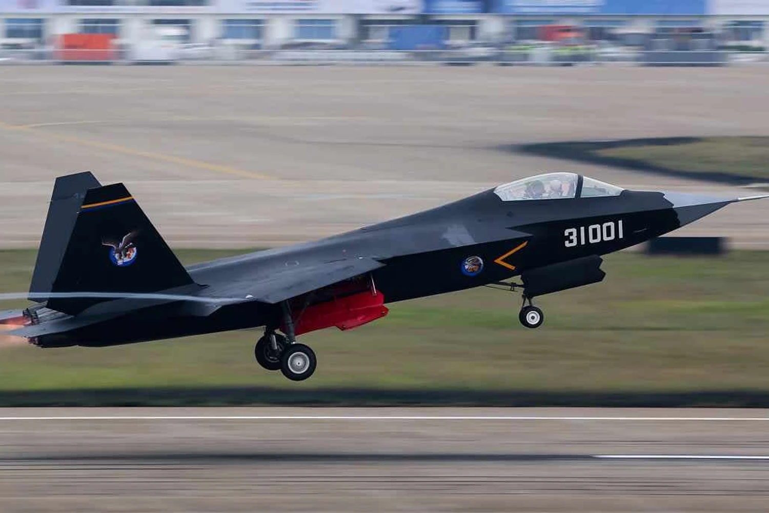 Paquistão diz que irá comprar caça 'invisível' chinês Shenyang J-31