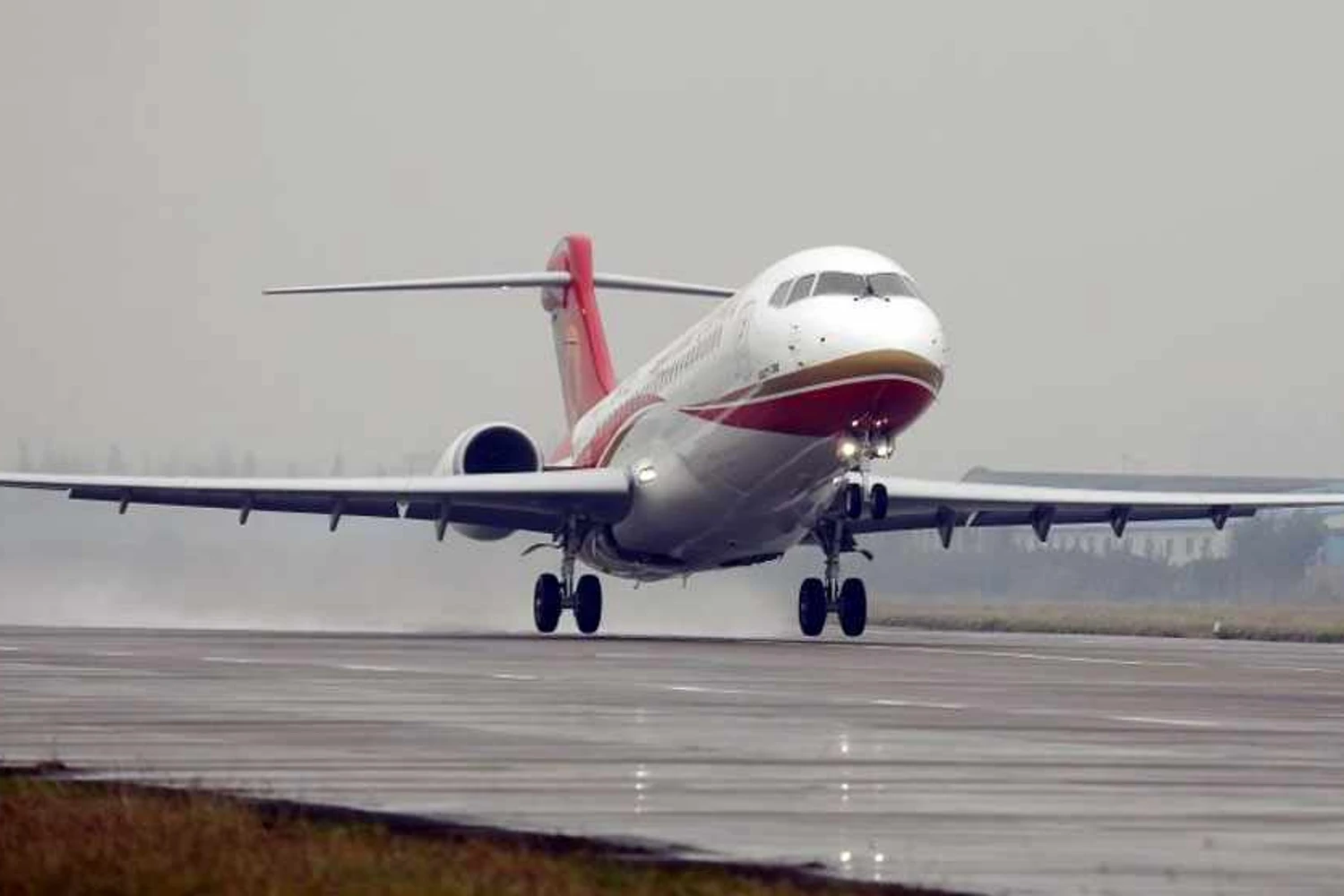 O jato regional da Comac tem alcance de 2.200 km (Chengdu Airlines)