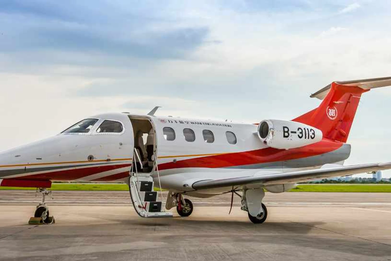 O Phenom 100 pode transportar até 7 passageiros (Embraer)