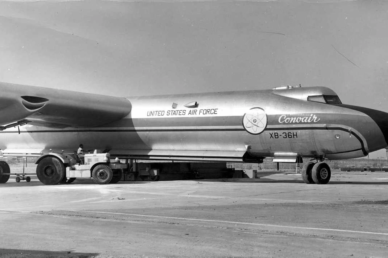 O reator nuclear do NB-36H era envolvido por borracha e chumbo para não contaminar os tripulantes (USAF)