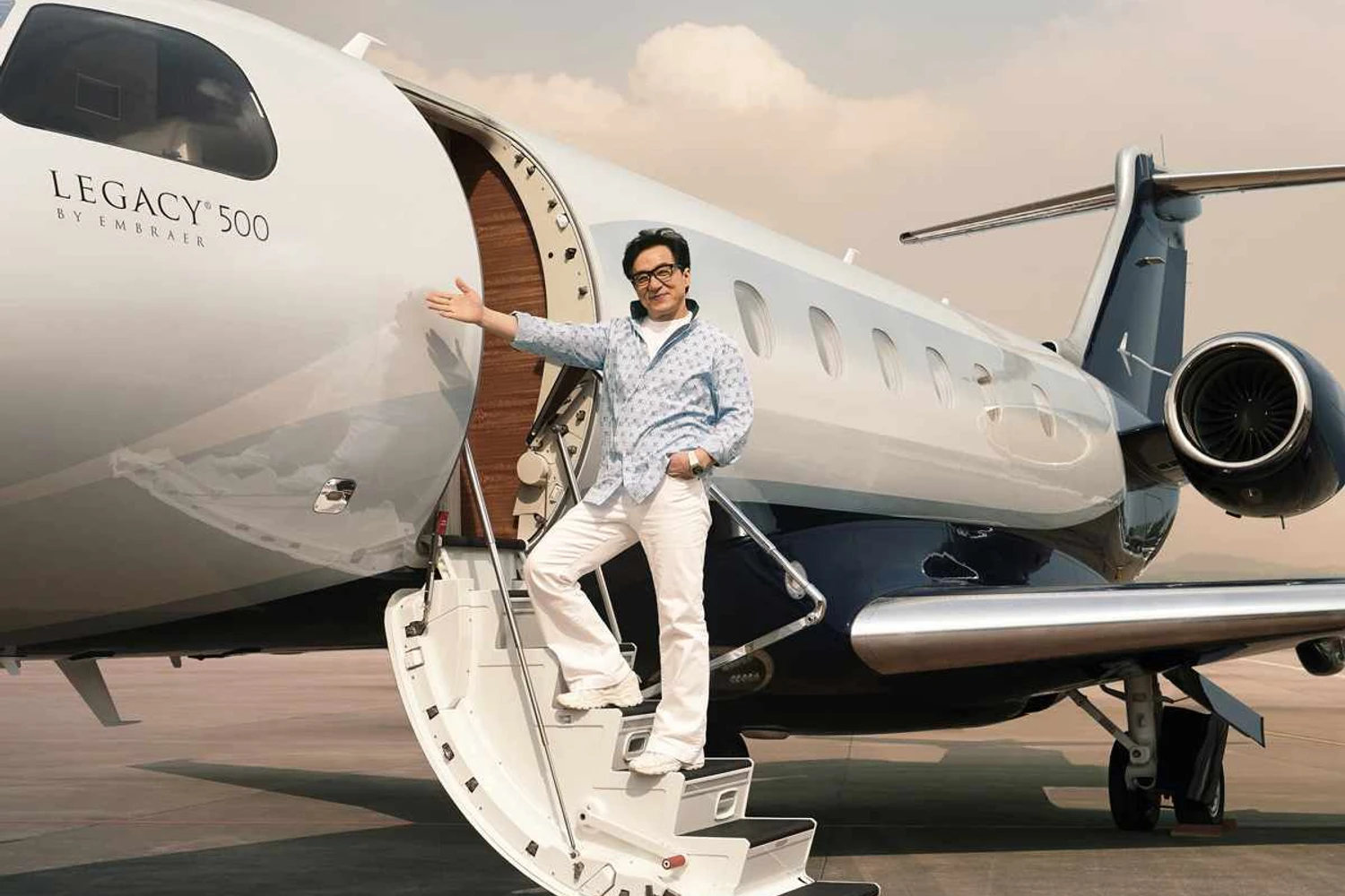 O Legacy 500 pode transportar até 10 passageiros (Divulgação)