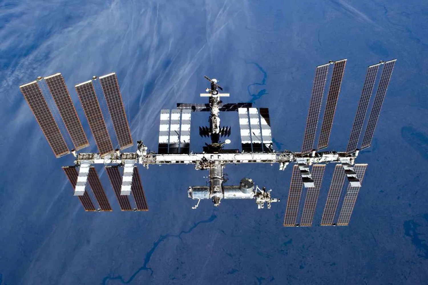 Conheça a Estação Espacial Internacional como se fosse um astronauta