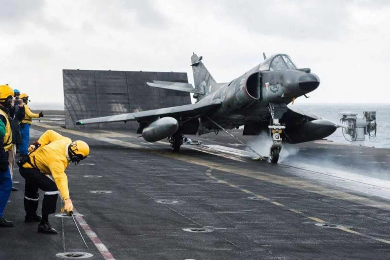 Rafale em testes no porta-aviões Foch (Marine Nationale)