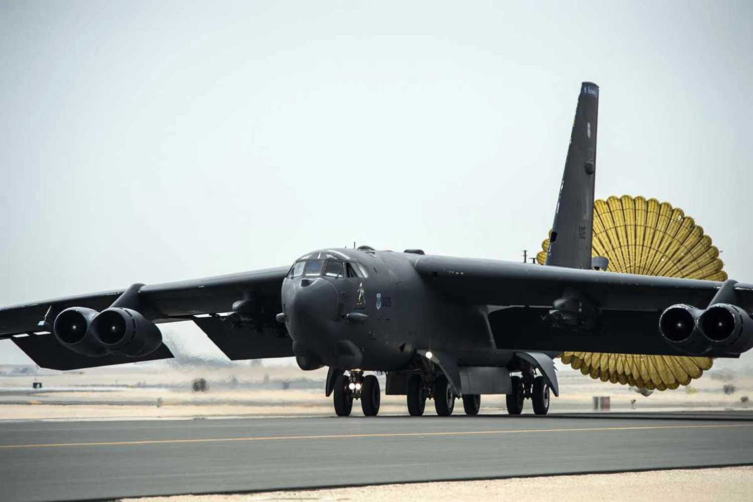 EUA posicionam bombardeiros B-52 contra o Estado Islâmico