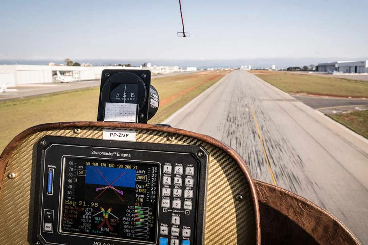 O Talon possui instrumentos digitais de última geração (VMF Aircraft)