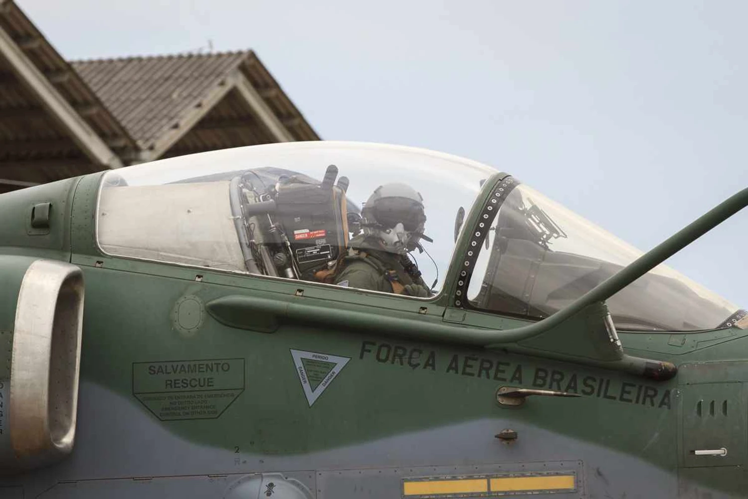 FAB abre vagas para pilotos