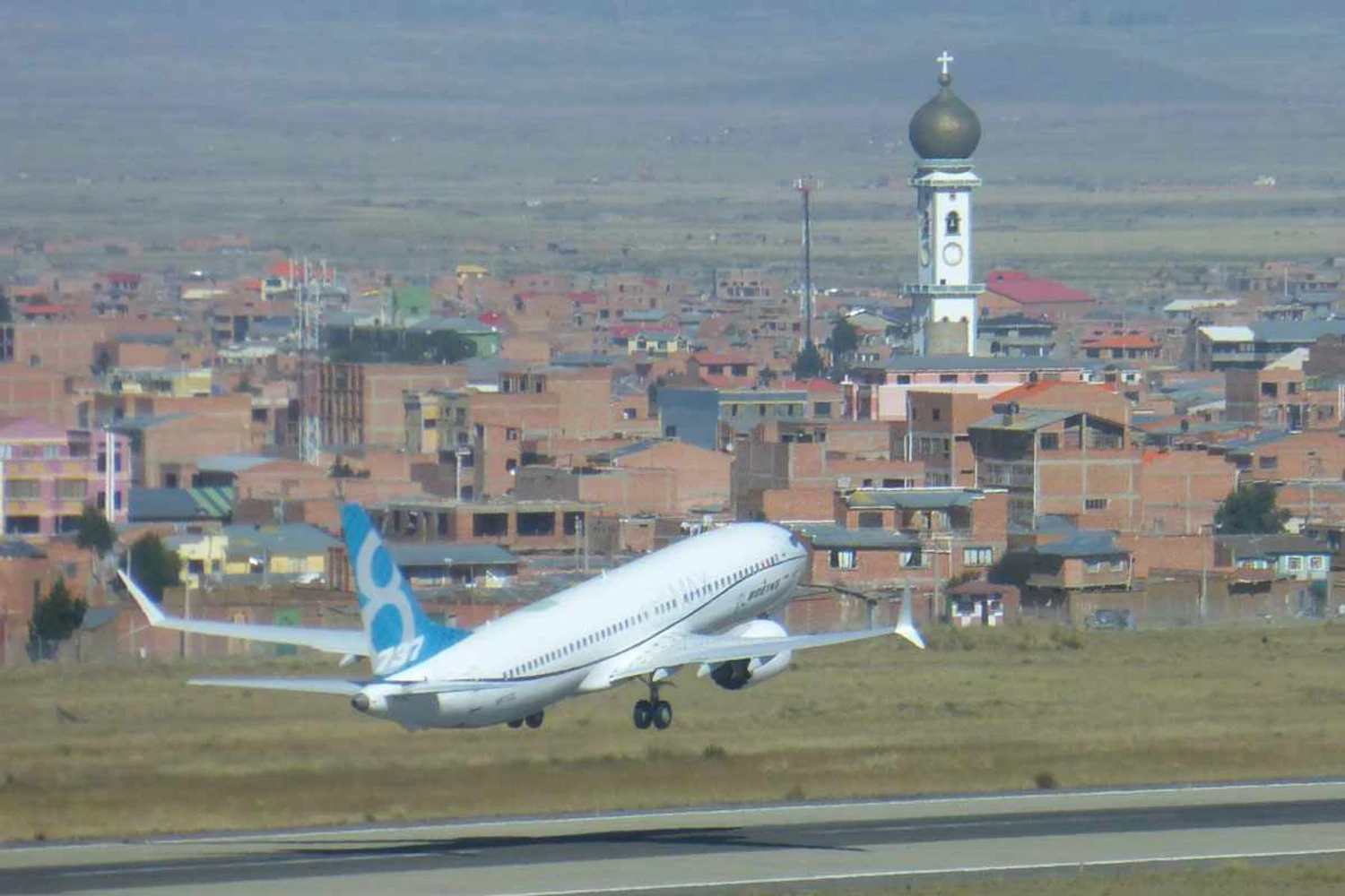 Novo Boeing 737 MAX completa testes em grandes altitudes