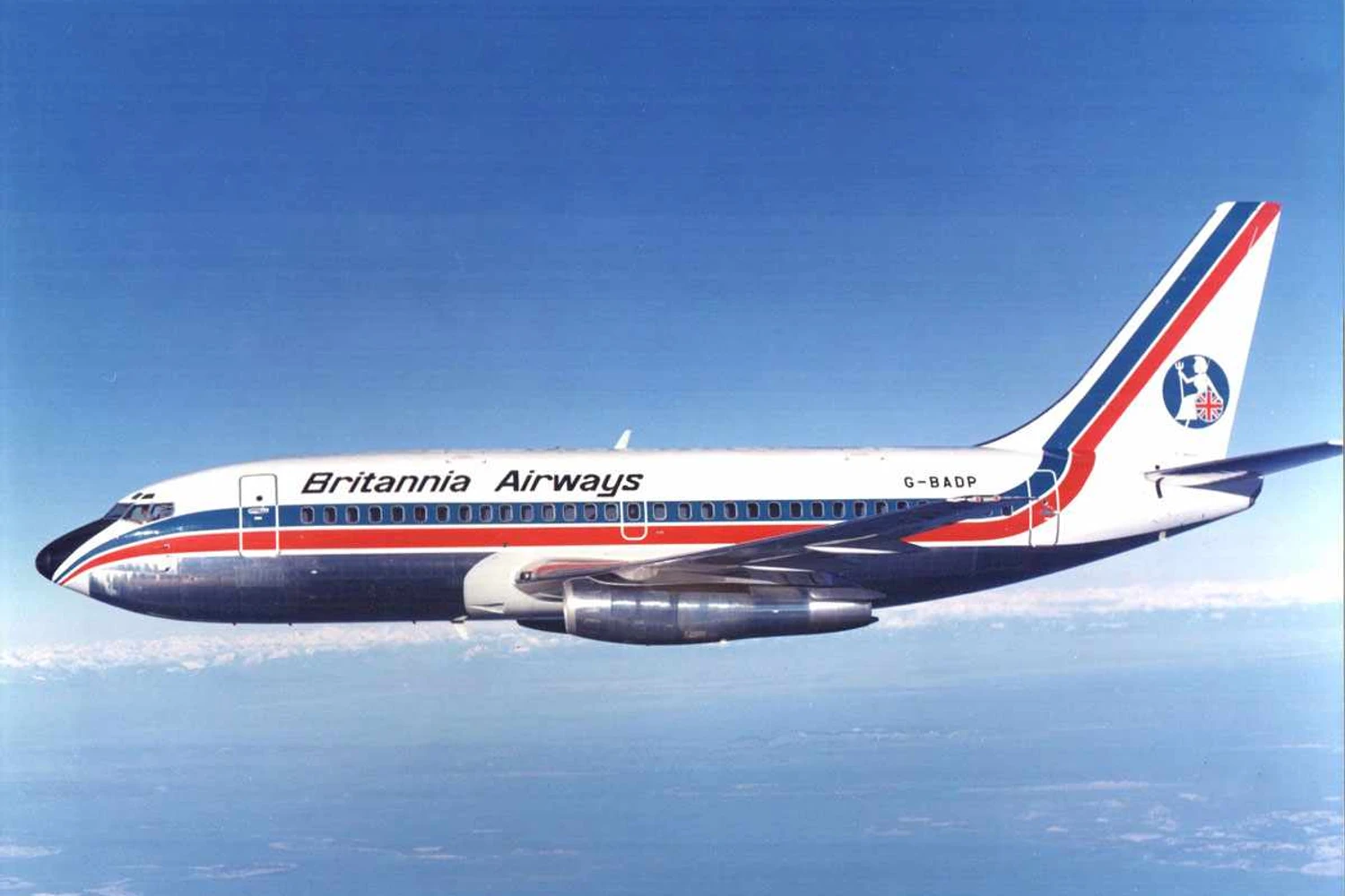 Na imagem, um antigo Boeing 737-200; com o tempo, o jato aumentou consideravelmente (Domínio Público)