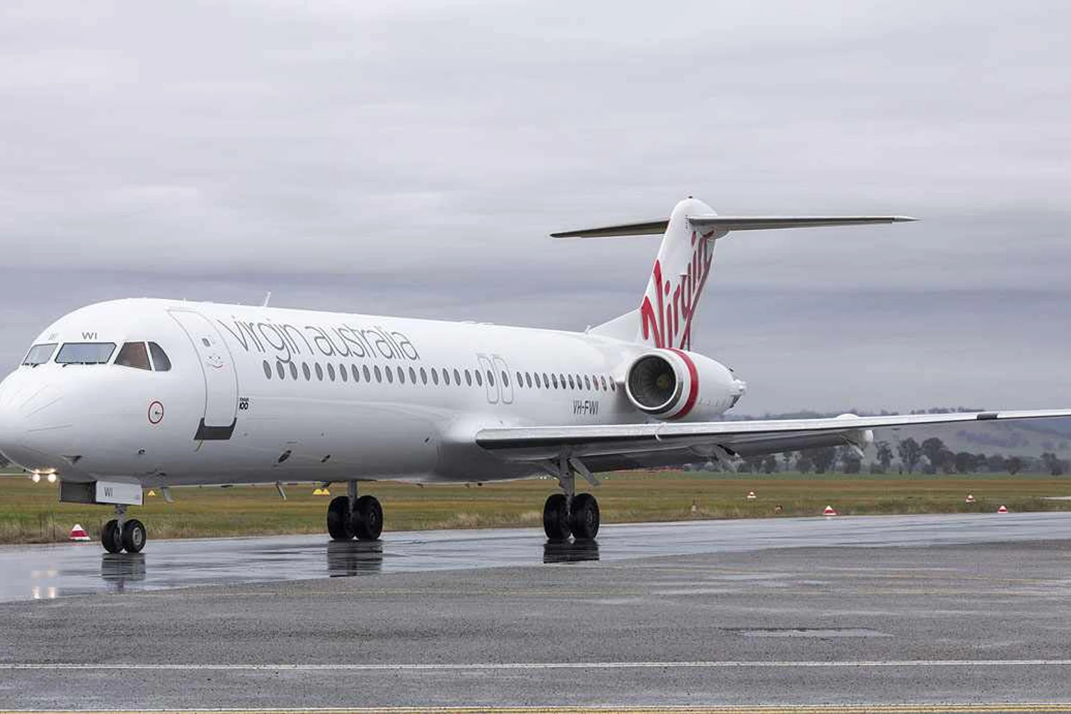Os Fokker 100 da Virgin Australia Regional Airlines também continuam em operação (Bidgee)