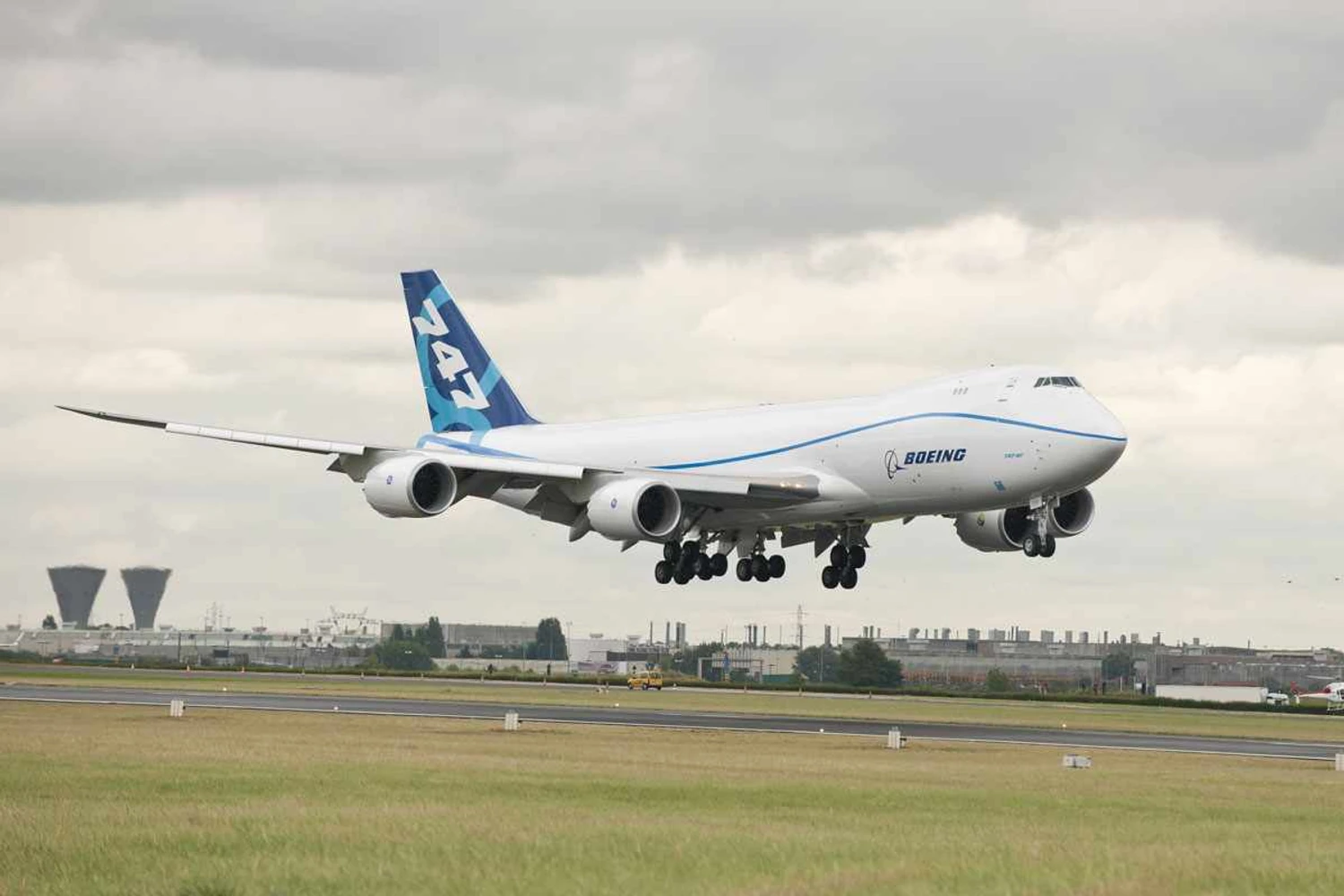 Por que o nome dos aviões da Boeing começam e terminam com o número 7?