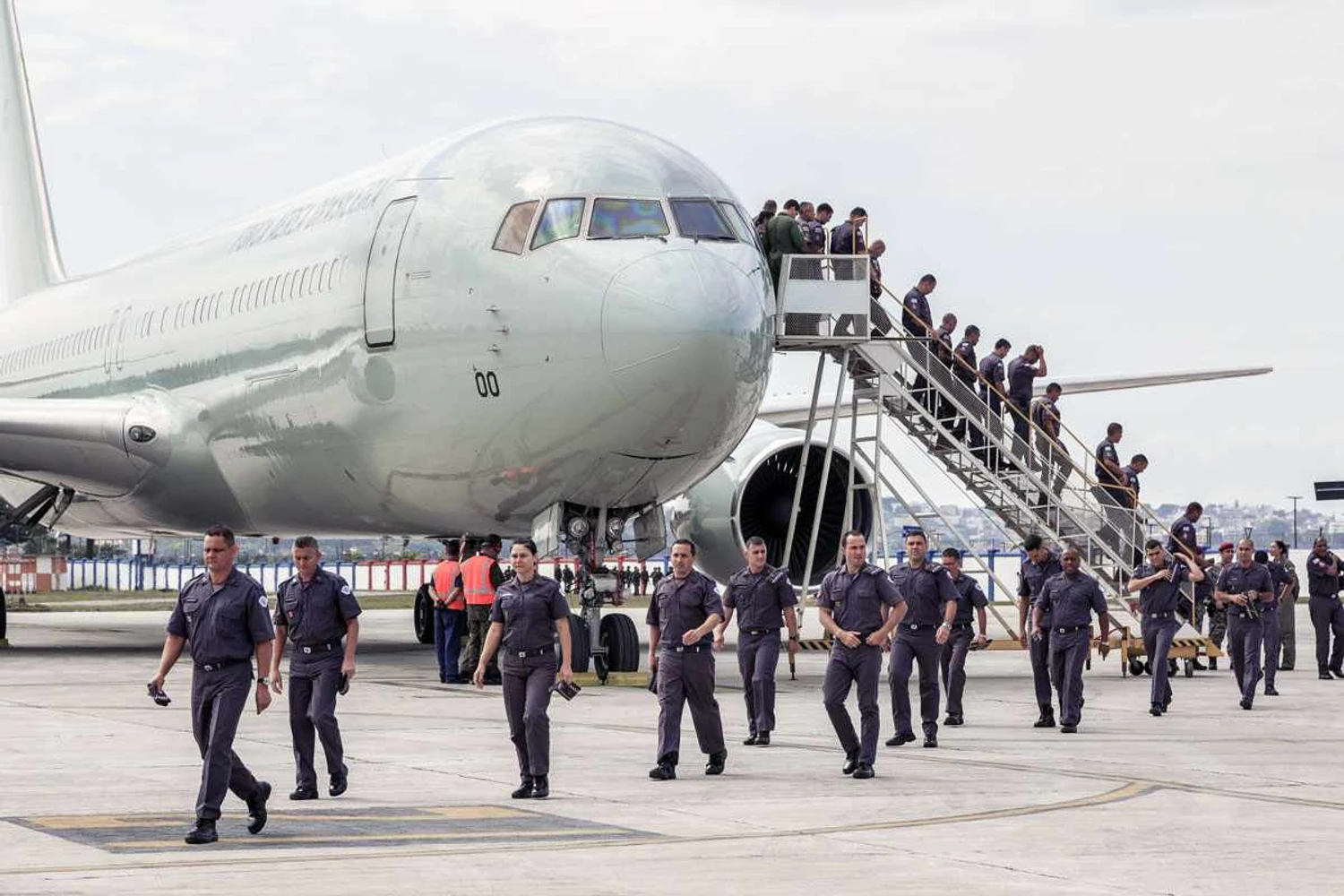 C-767 da FAB já transportou mais de 2 mil militares para o RJ