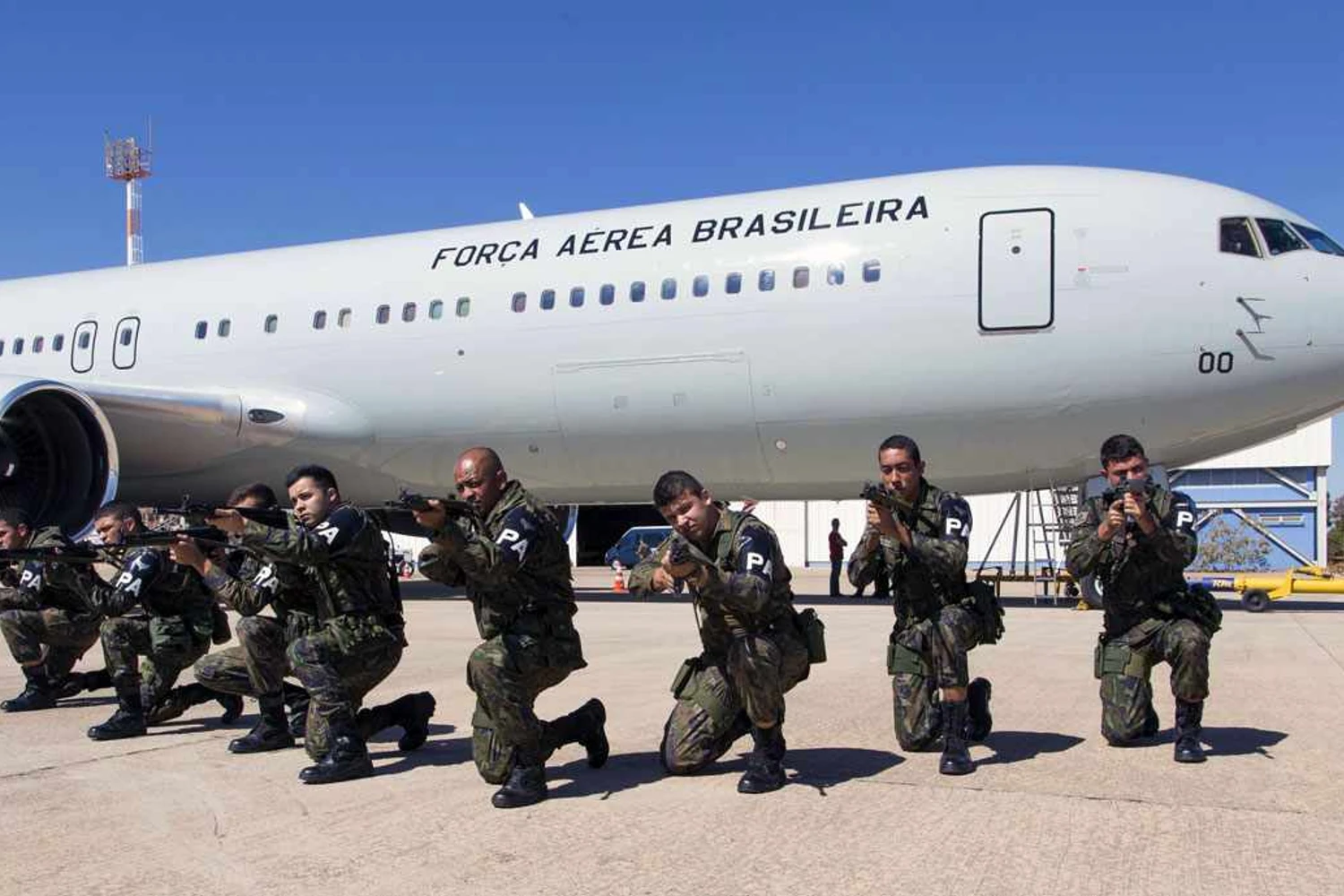 O C-767 pode transportar tropas ou até 38 toneladas de carga (FAB)