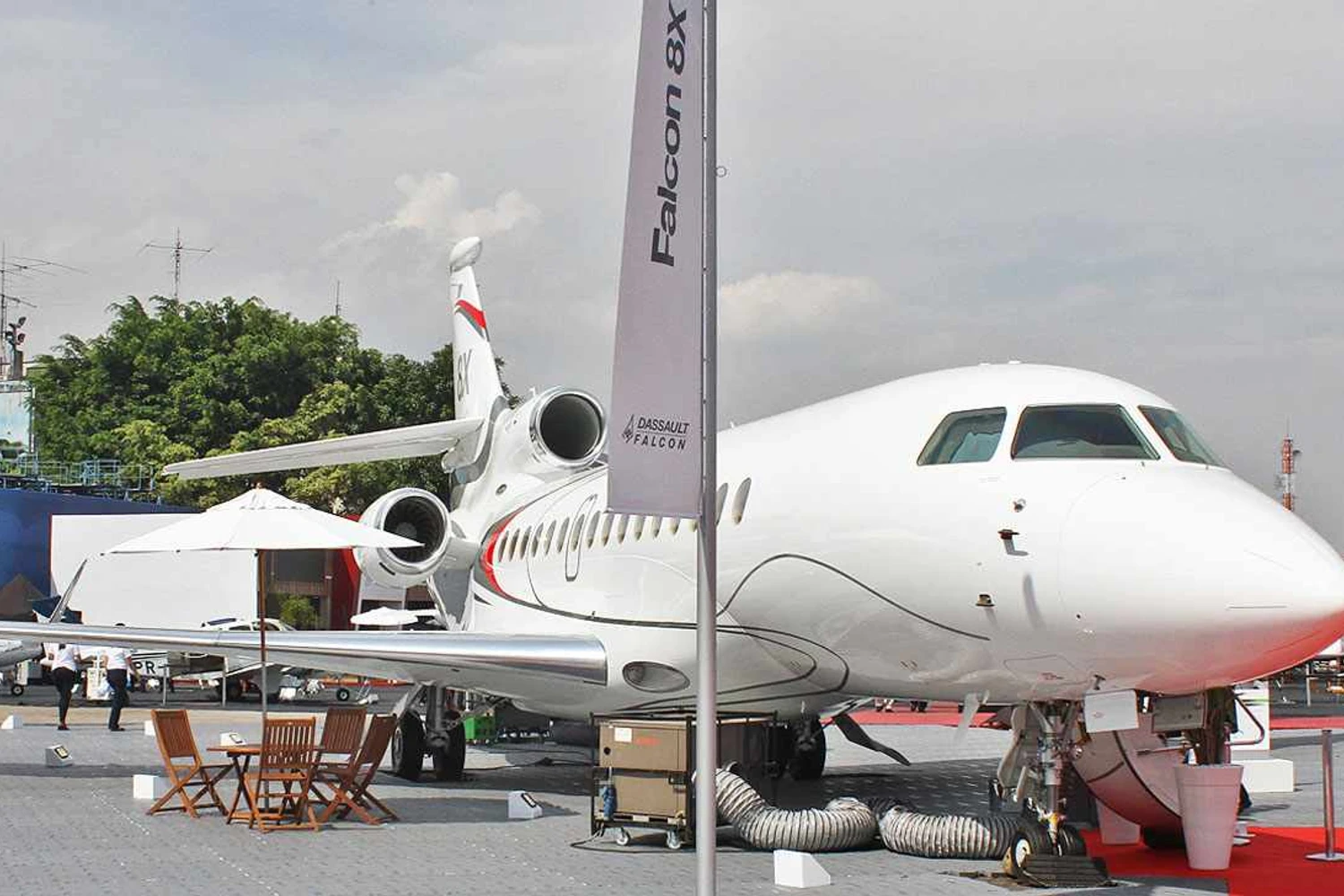O Falcon 8X pode voar a velocidade próximas dos 1.000 km/h (Ricardo Meier)