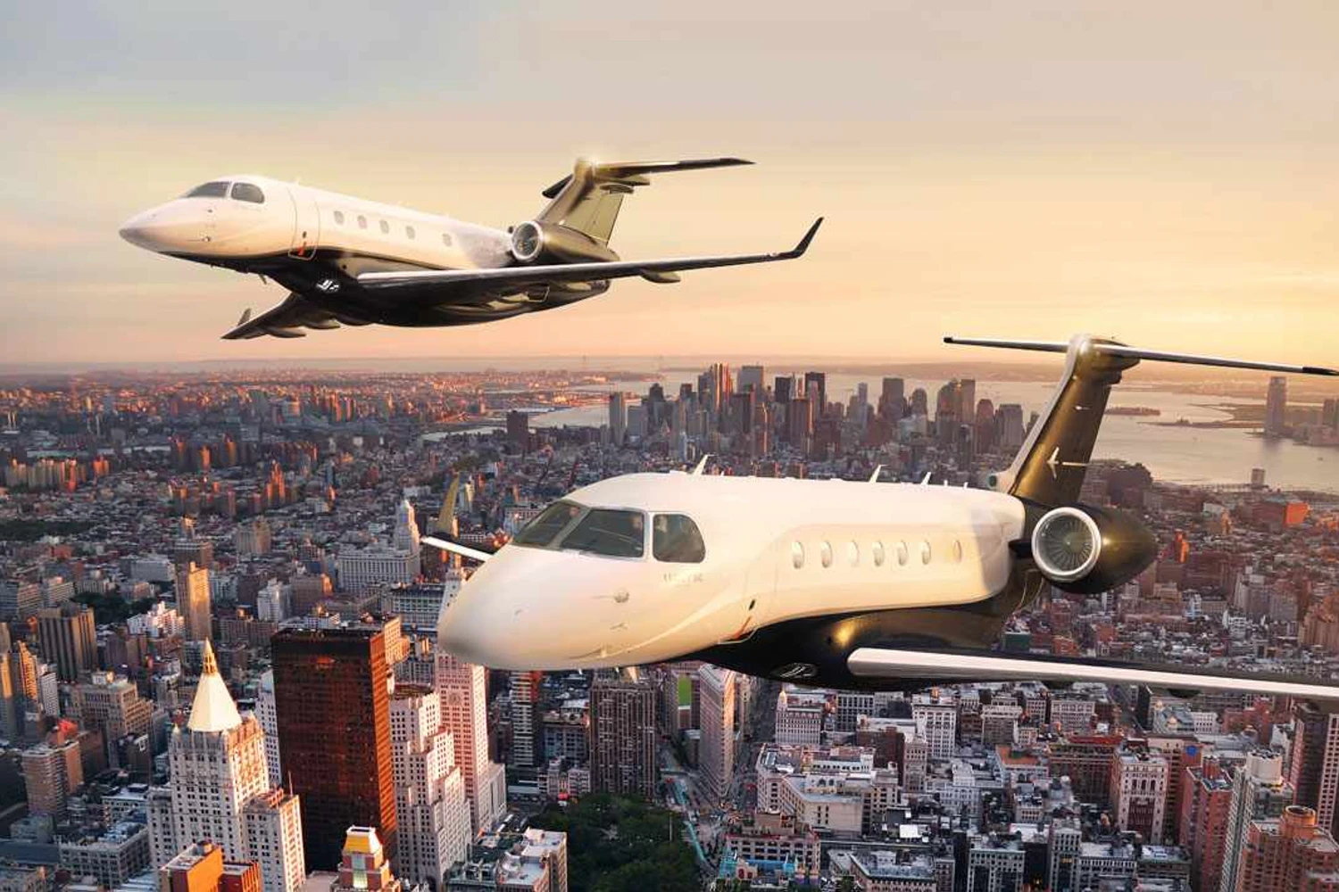 Os jatos Legacy 450 e 500 são os modelos executivos mais recentes da Embraer (Divulgação)