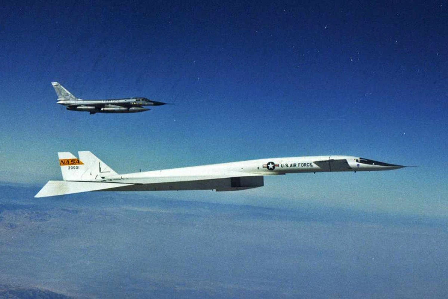 XB-70 Valkyrie, o avião que veio do futuro