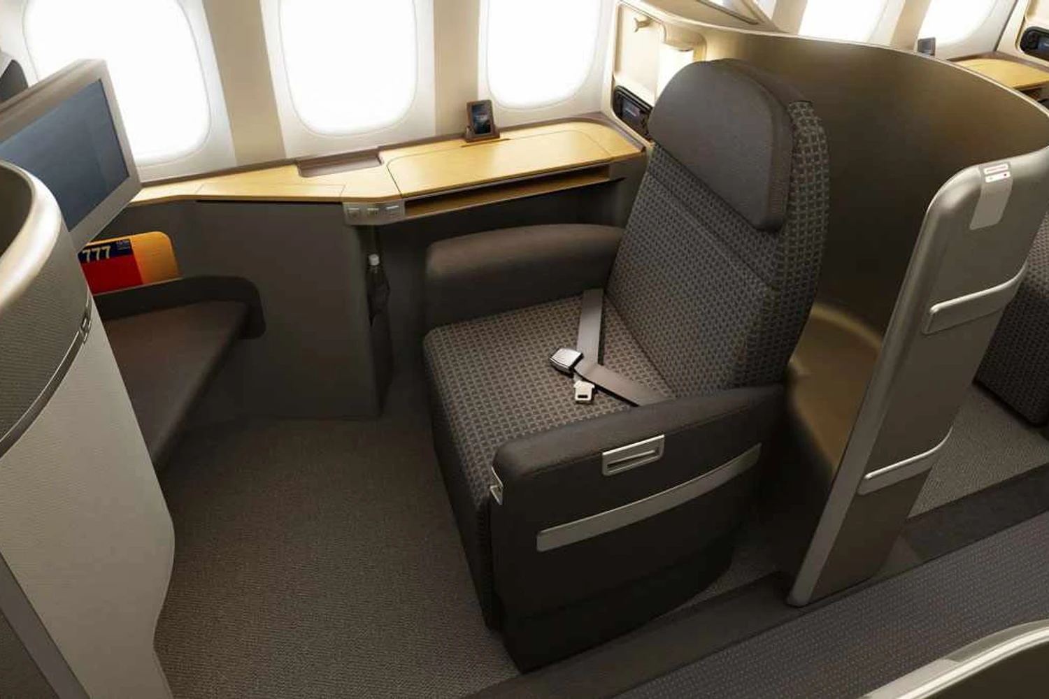 As poltronas de primeira classe podem reclinar até virar camas (American Airlines)