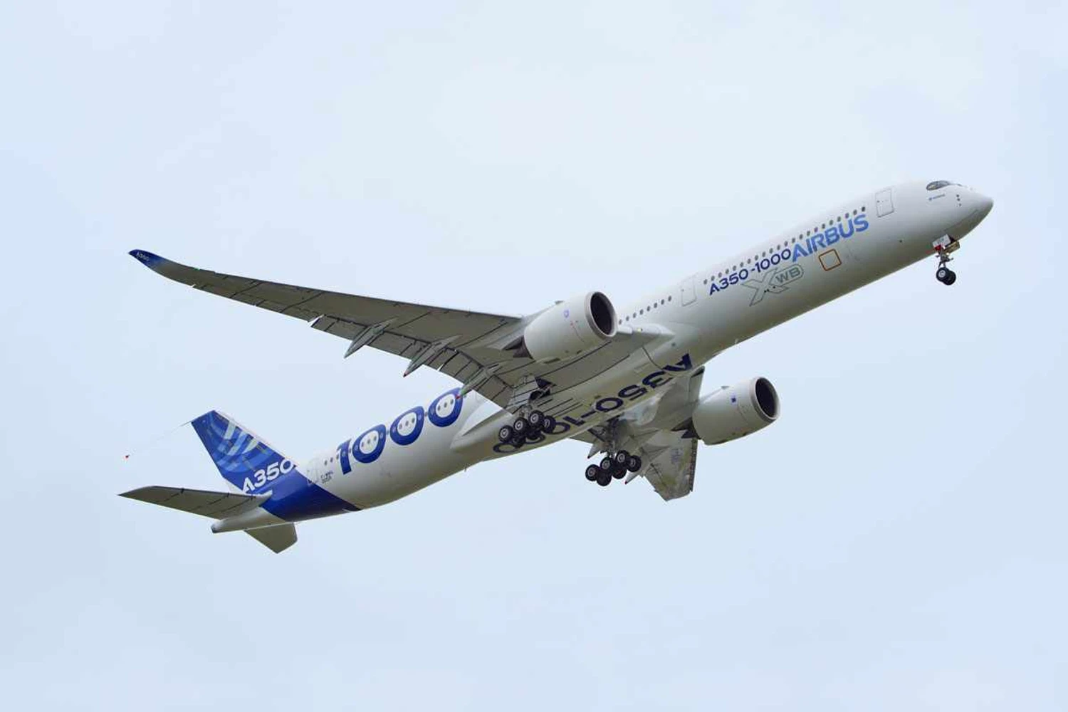 Airbus A350-1000 realiza primeiro voo