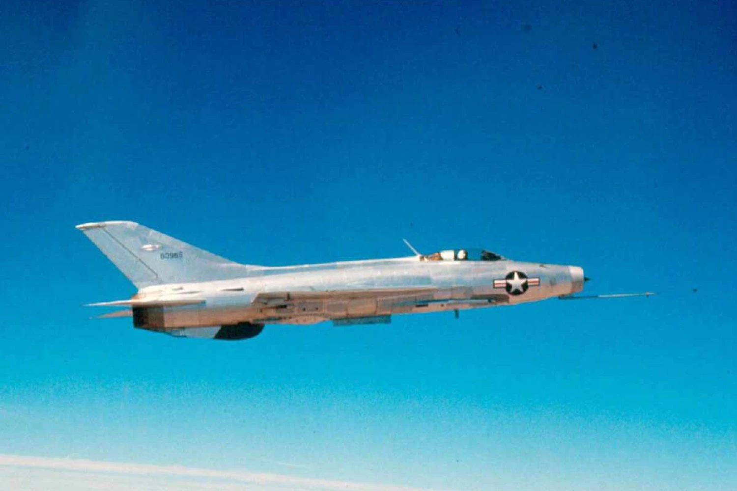 O MiG-21 foi o principal oponente do caça americano F-4 Phantom (USAF)