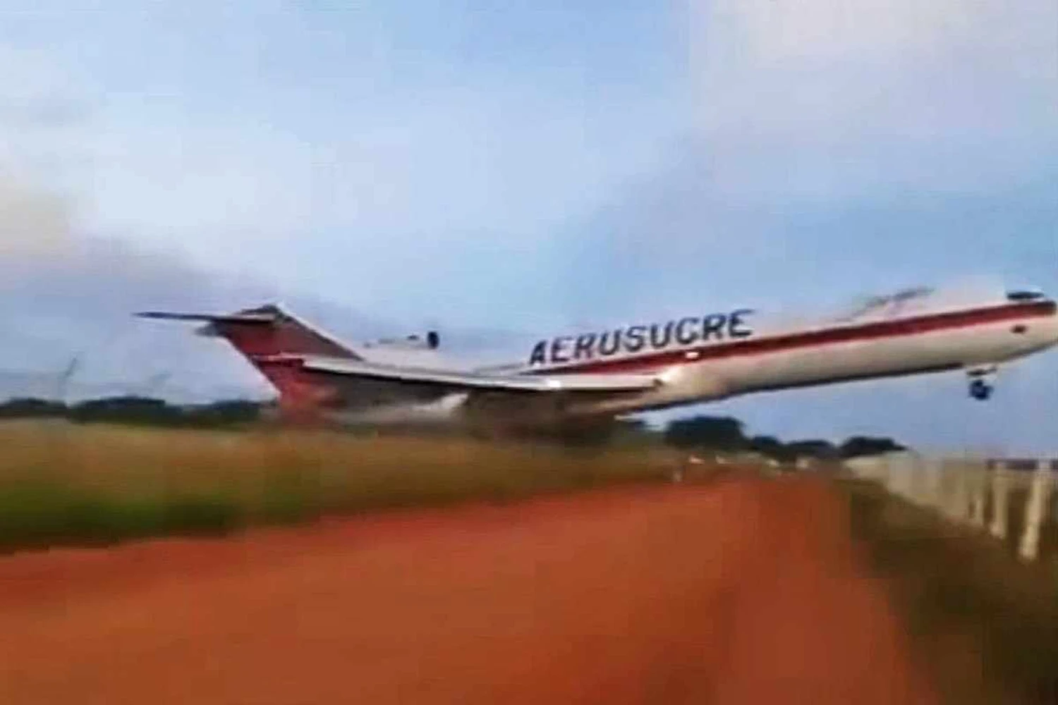 Cargueiro da Aerosur se acidenta após a decolagem