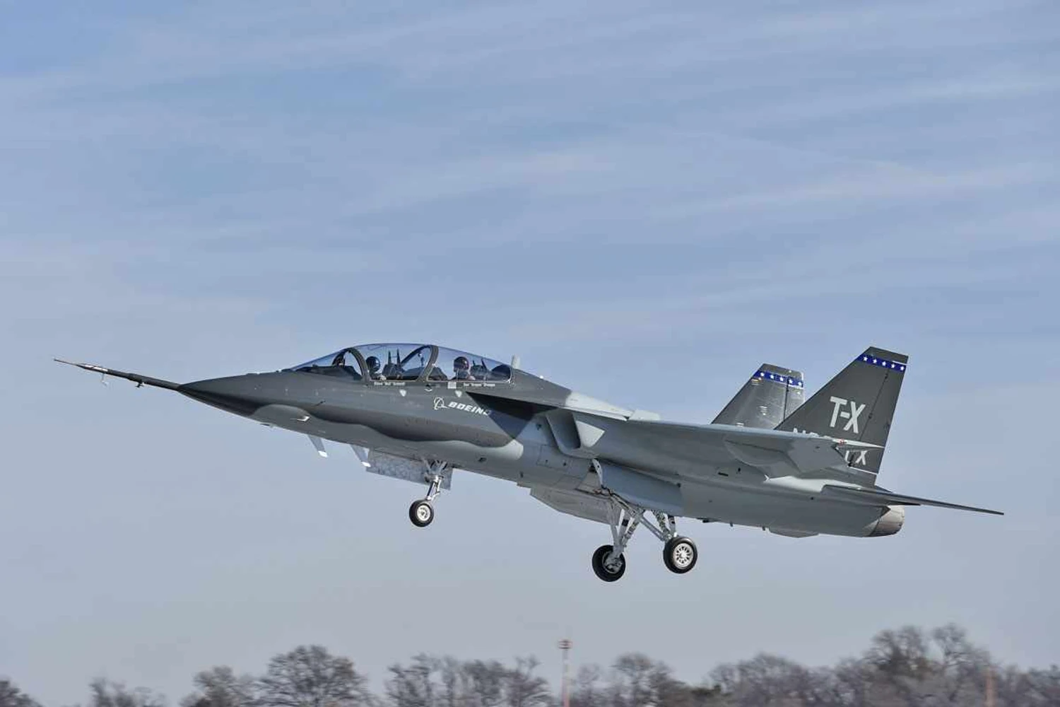 Boeing T-X realiza primeiro voo