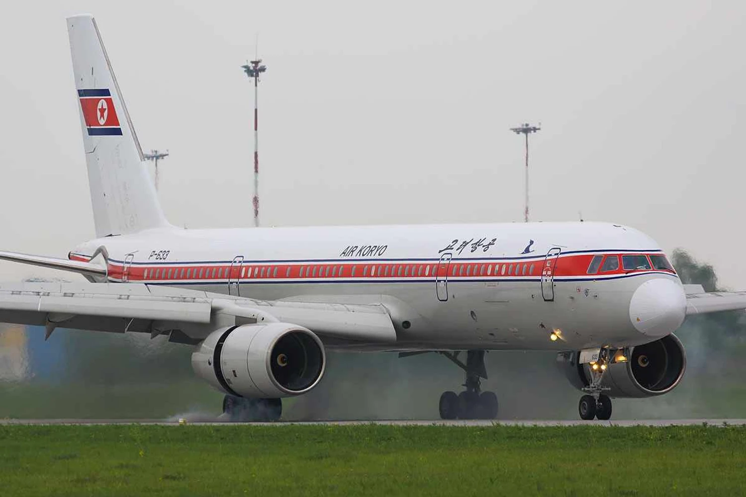 A Air Koryo, da Coreia do Norte, é um dos raros operadores do Tu-204/214 (Fedor Leukhin)