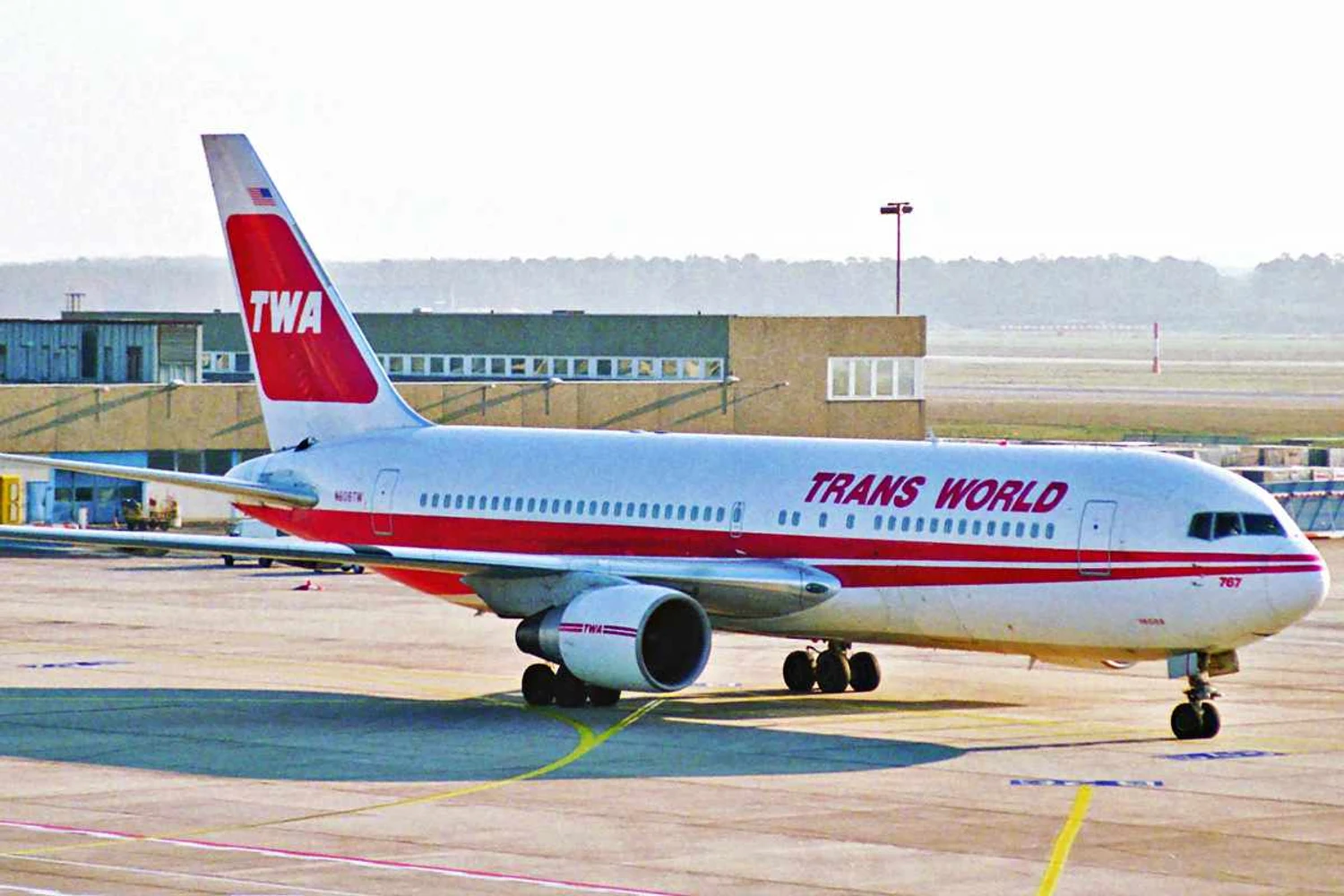 Boeing 767 da TWA: companhia americana operou o primeiro voo ETOPS com 180 minutos (Aero Ícarus)
