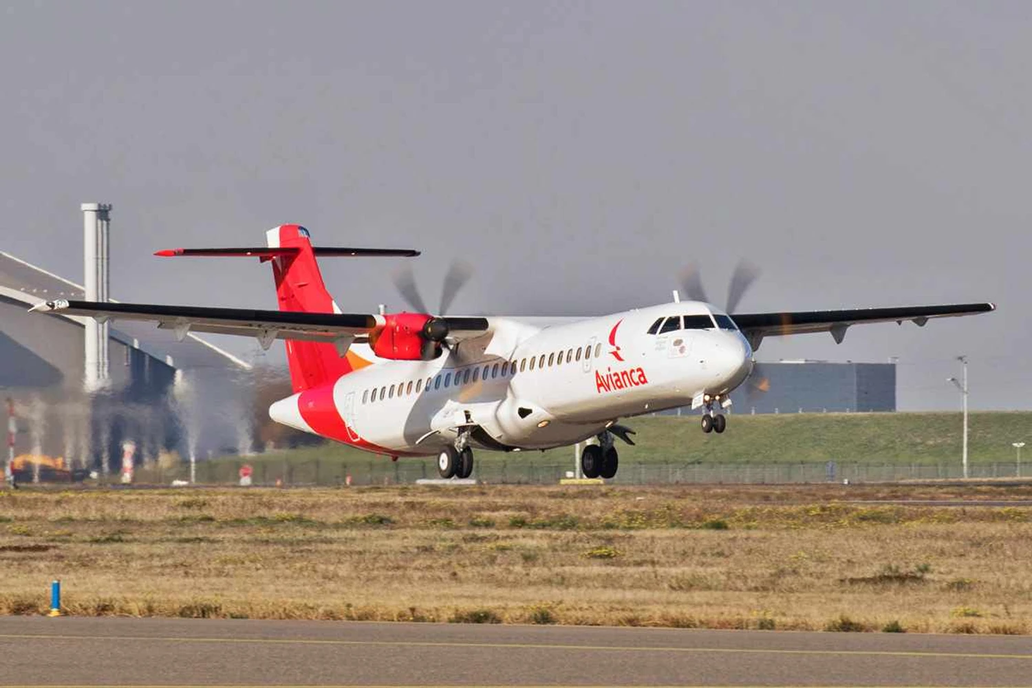 Primeiro ATR 72 da Avianca Argentina decola