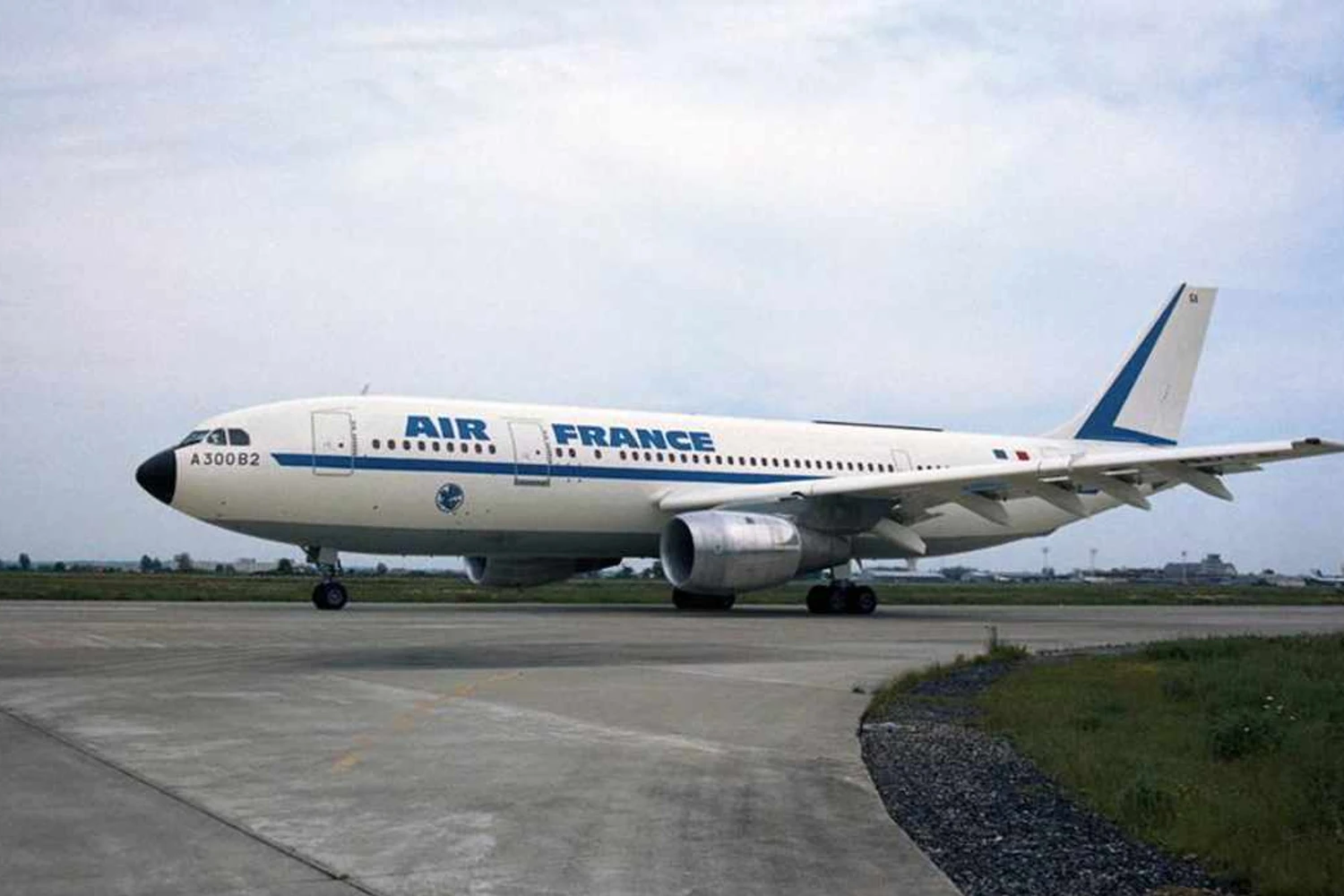 O A300 foi o primeiro avião de médio porte equipado com apenas dois motores (Airbus)